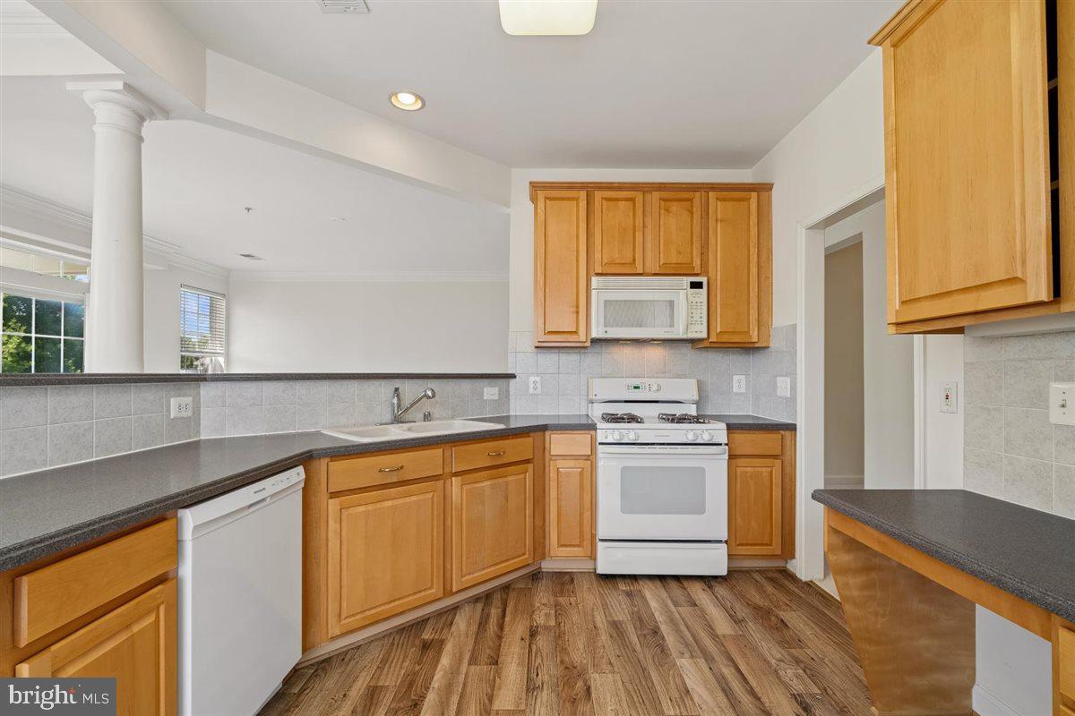 SOUTH RIVER COLONY - Residential