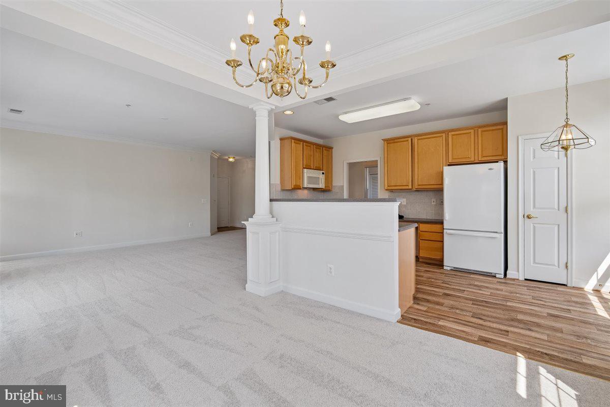 SOUTH RIVER COLONY - Residential