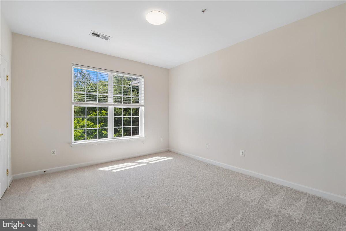 SOUTH RIVER COLONY - Residential