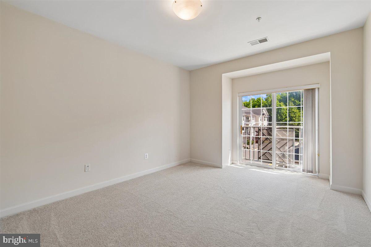 SOUTH RIVER COLONY - Residential