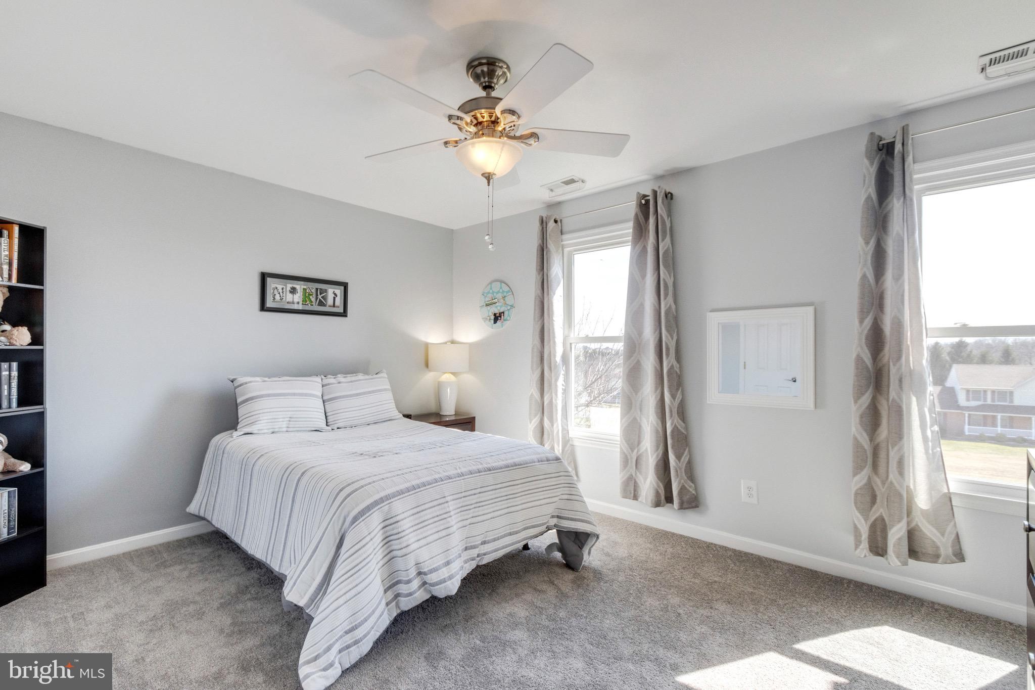 TARA OAKS - Residential