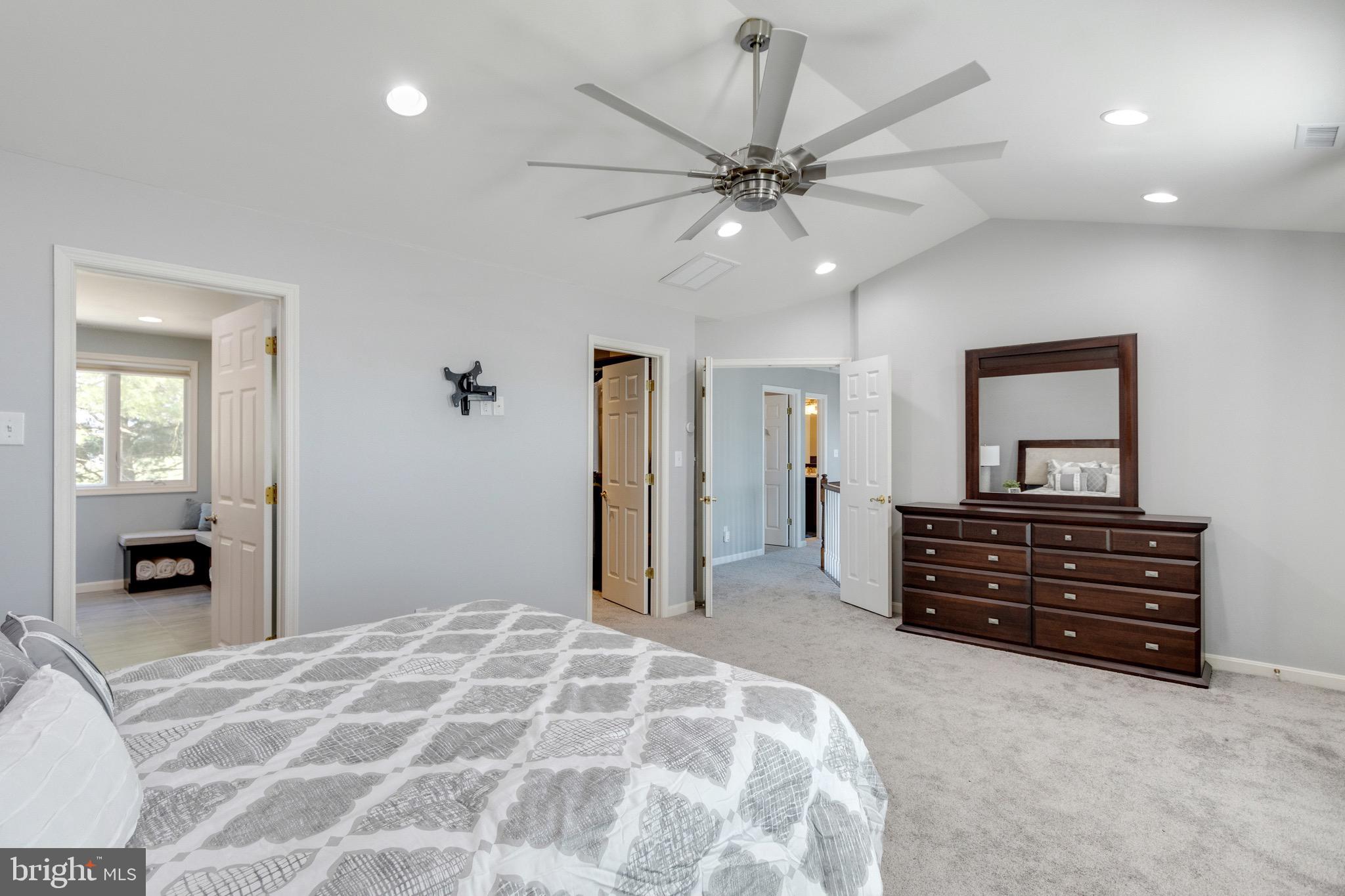 TARA OAKS - Residential