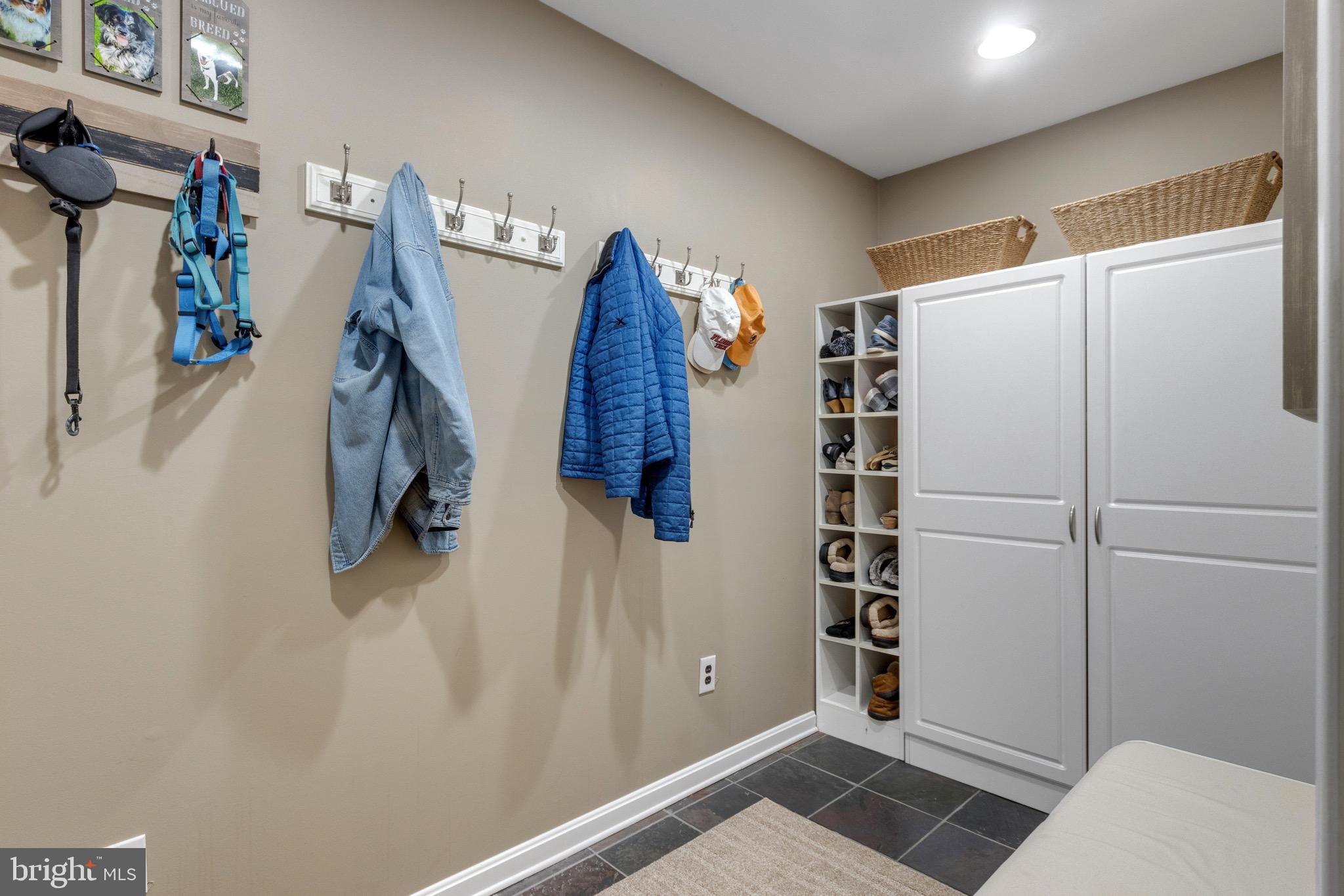 TARA OAKS - Residential