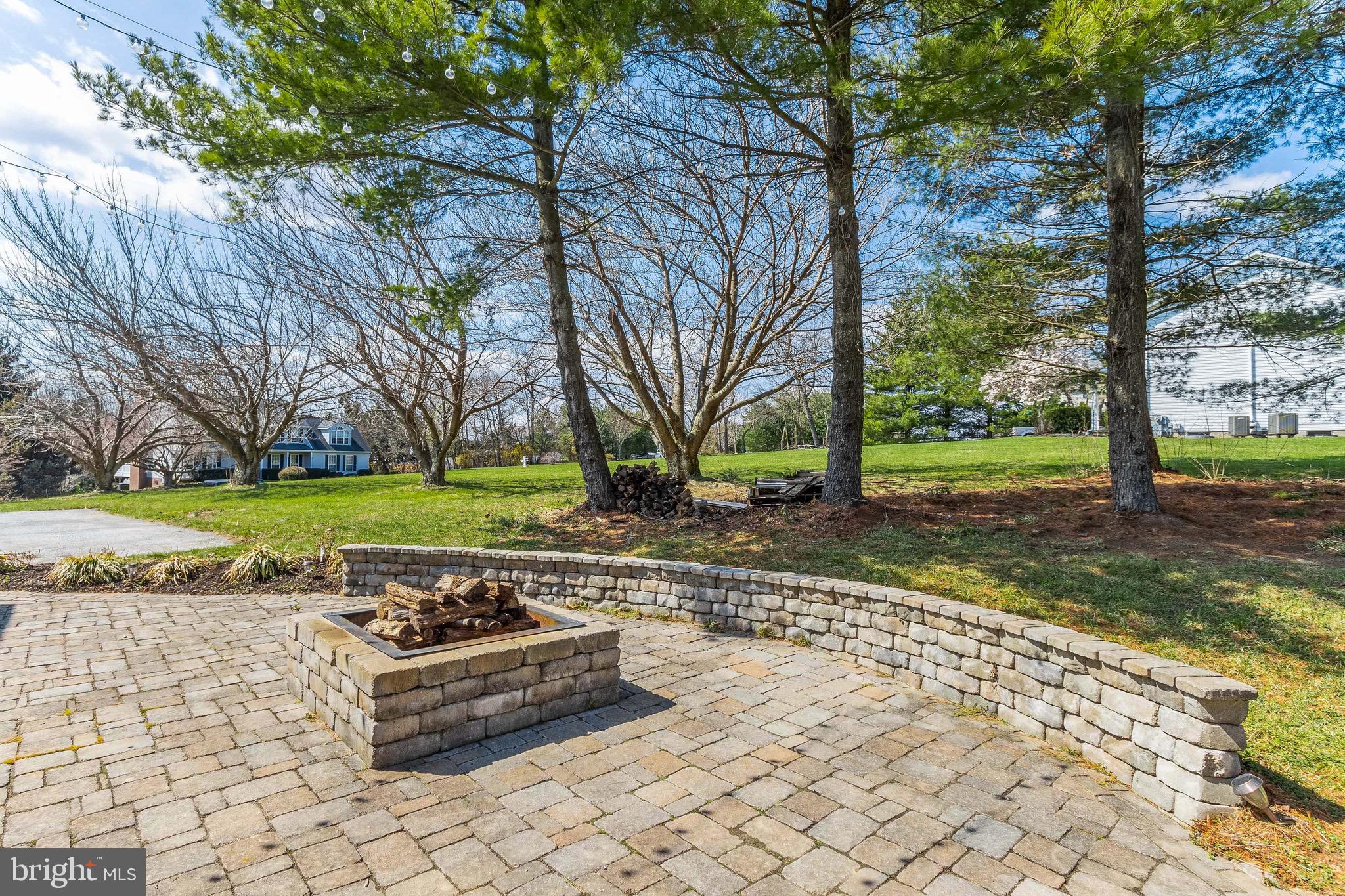 TARA OAKS - Residential