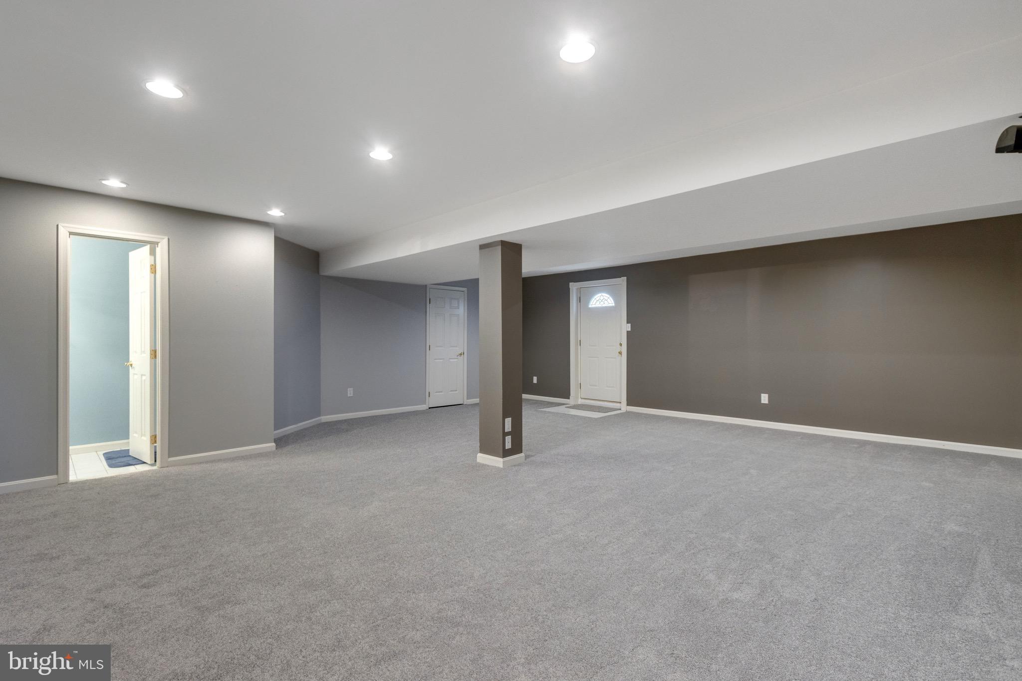 TARA OAKS - Residential