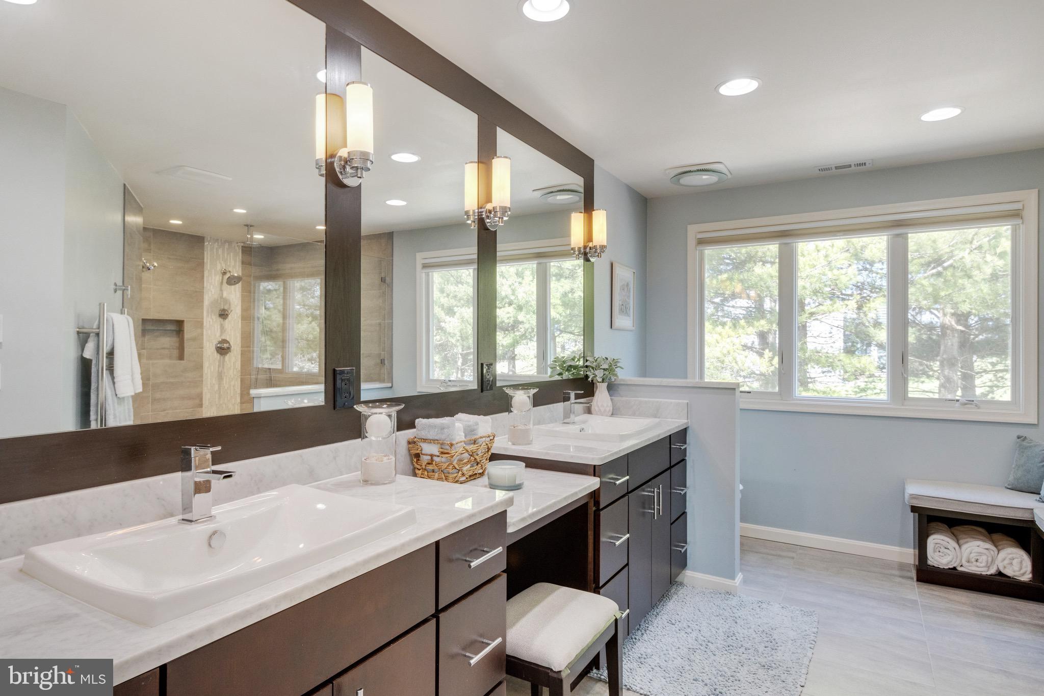 TARA OAKS - Residential