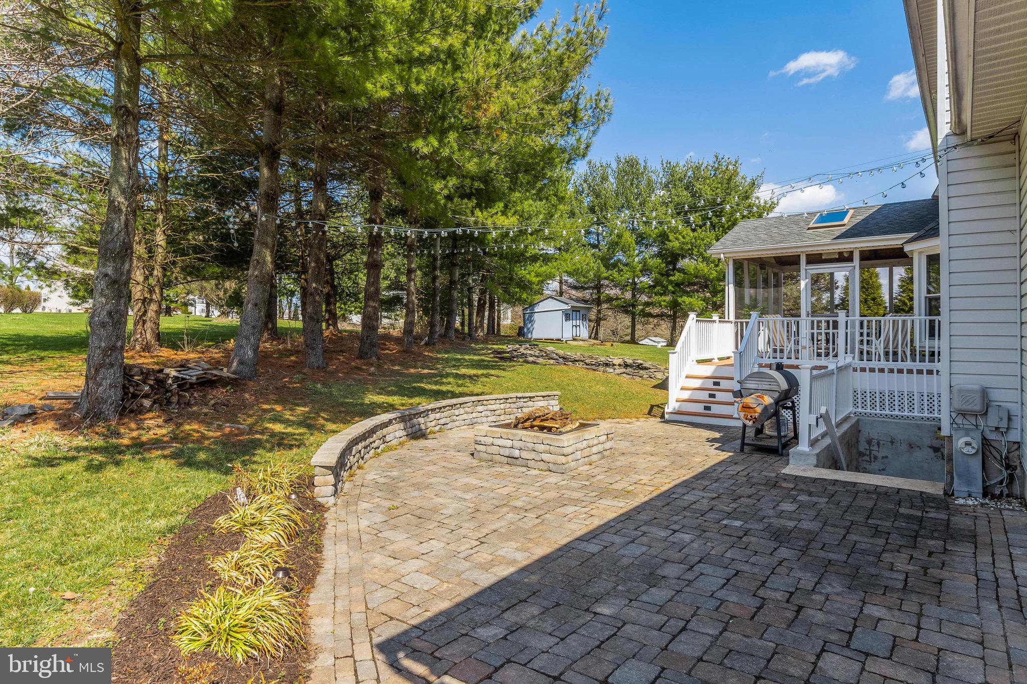 TARA OAKS - Residential