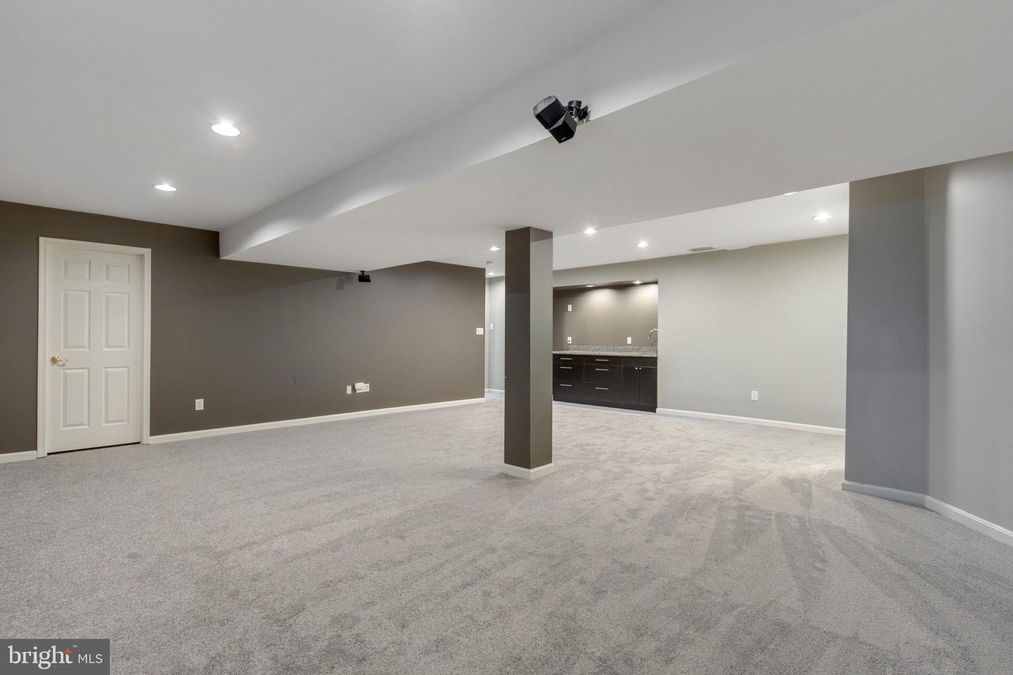 TARA OAKS - Residential