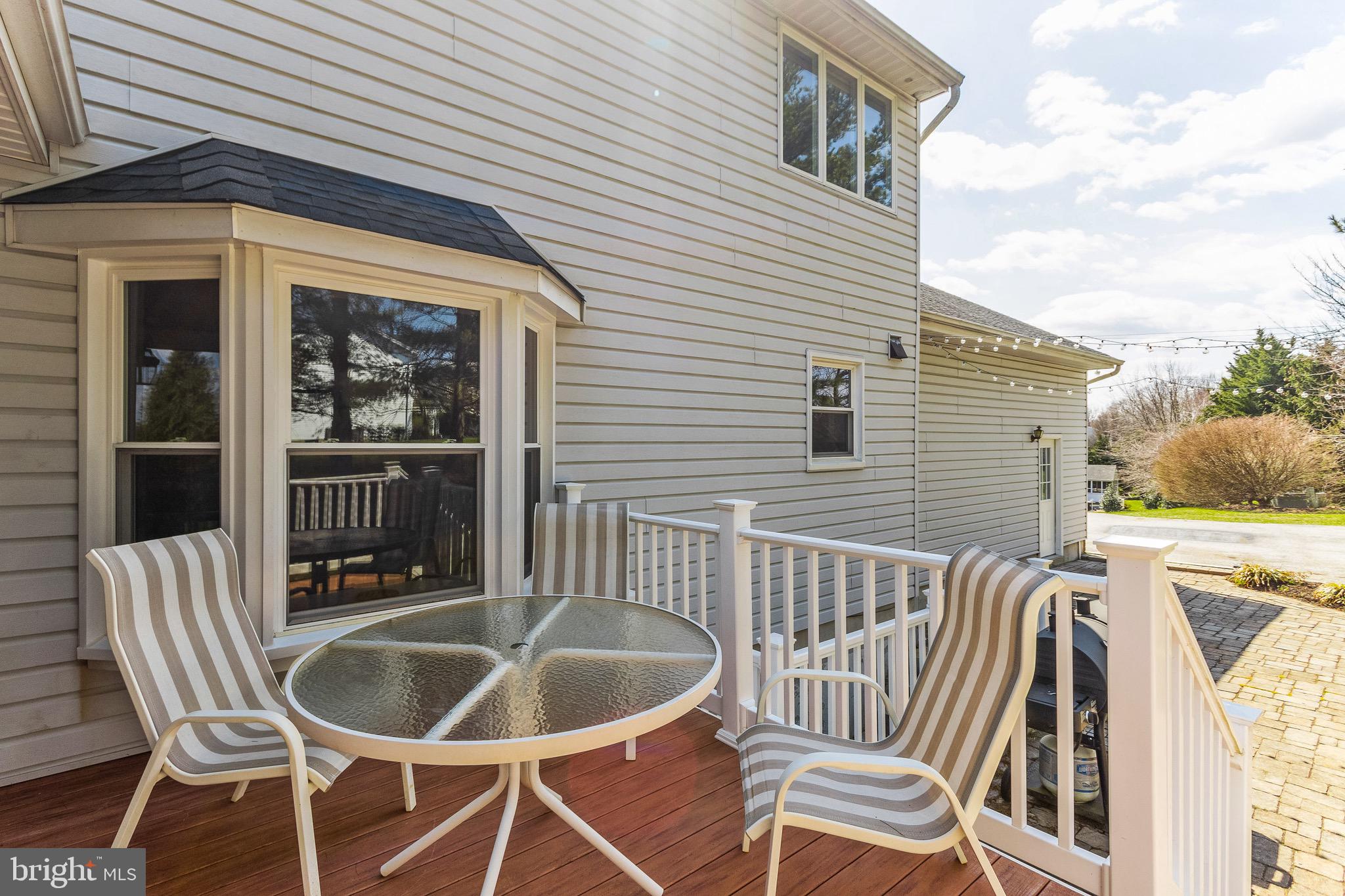 TARA OAKS - Residential