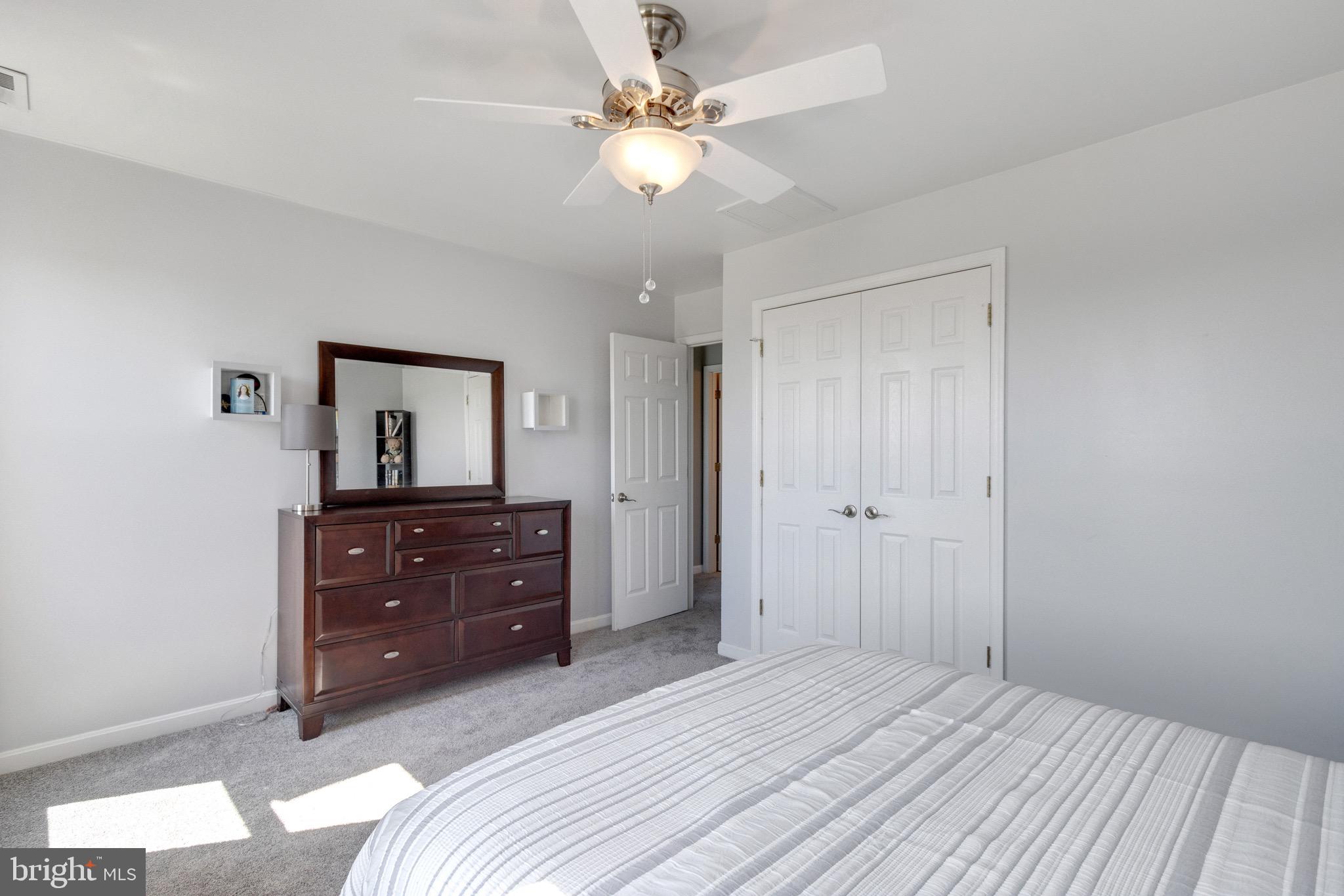 TARA OAKS - Residential