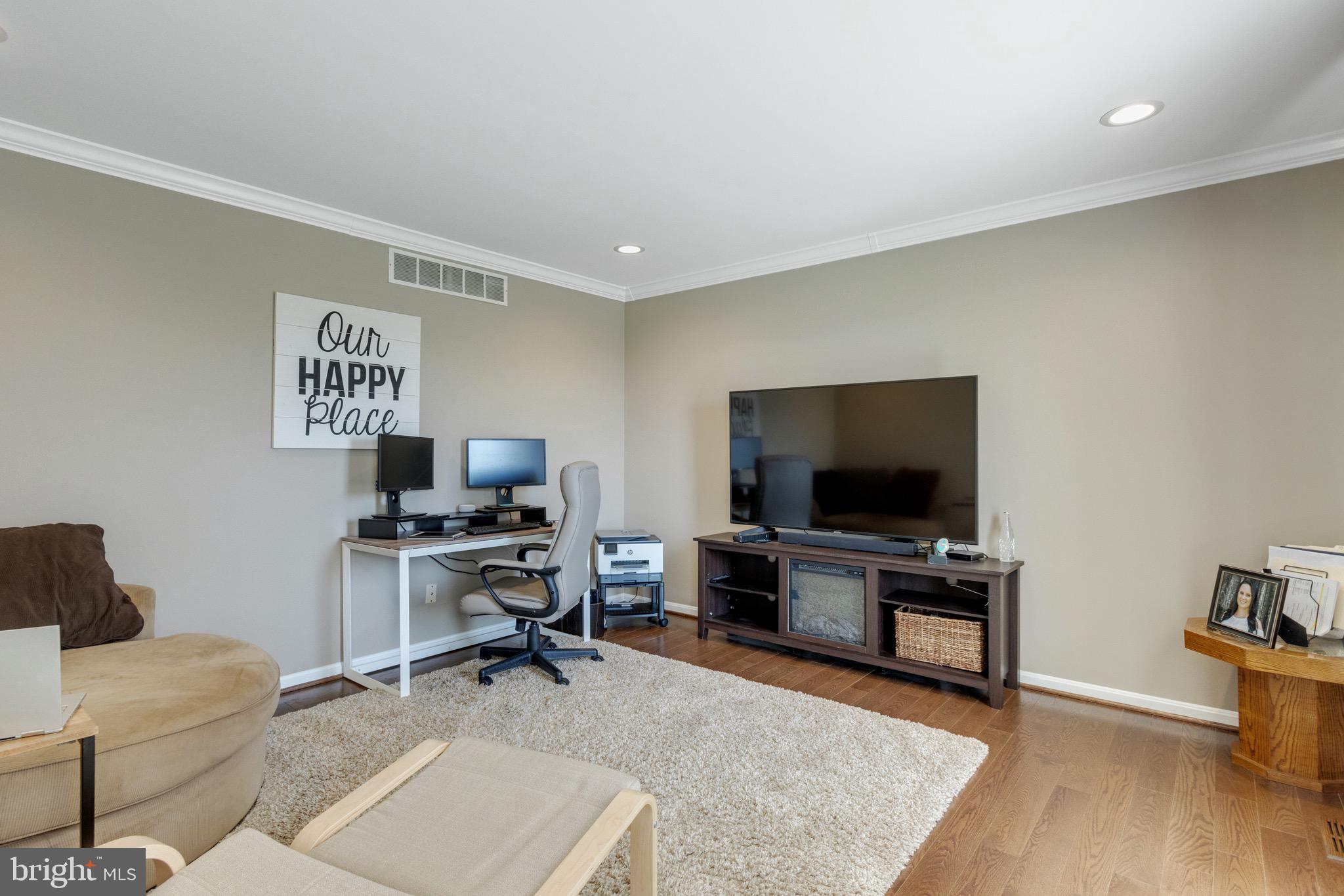 TARA OAKS - Residential