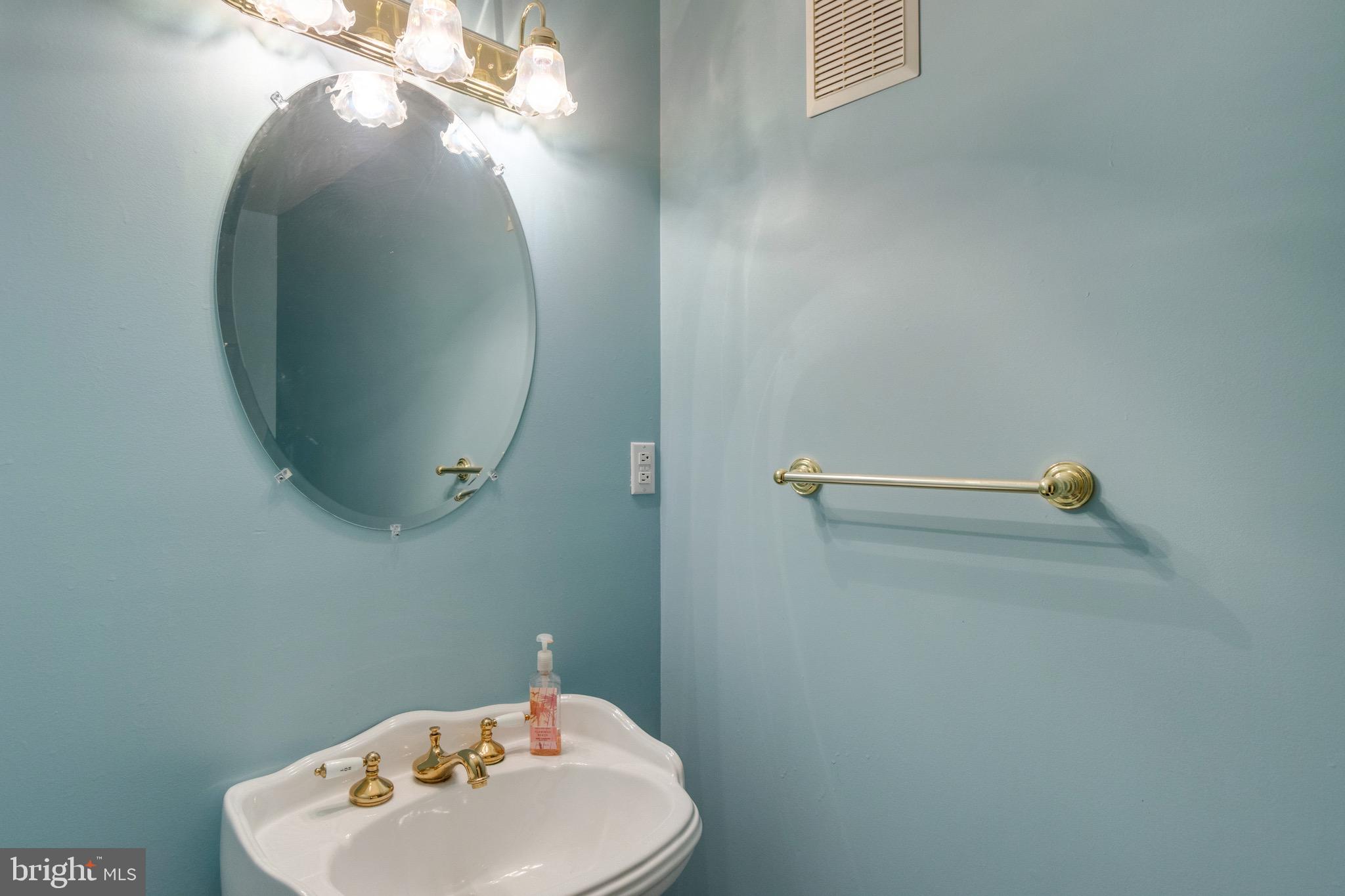 TARA OAKS - Residential