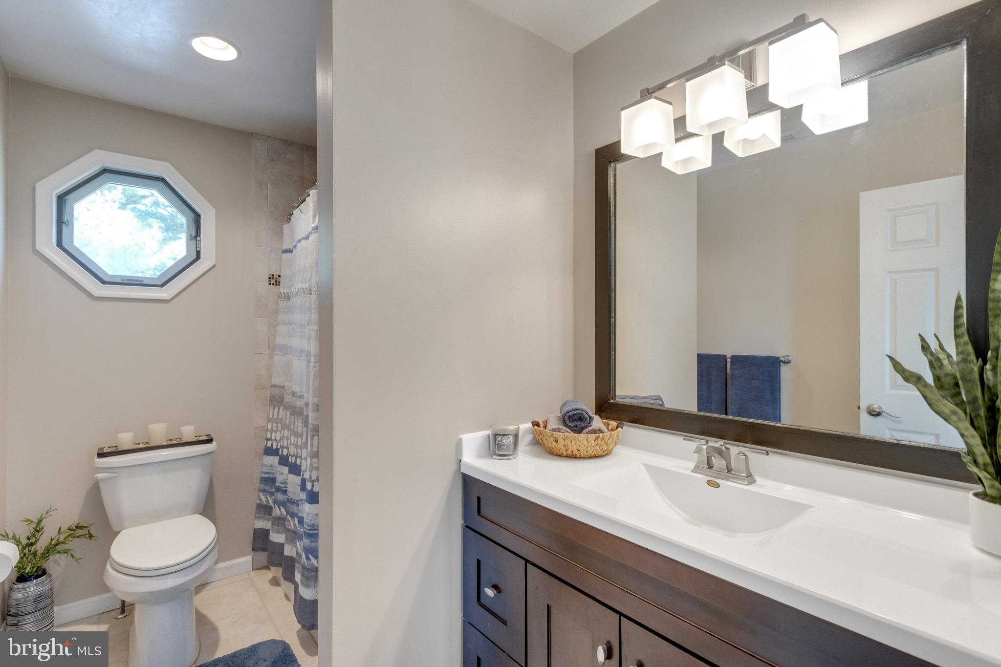 TARA OAKS - Residential