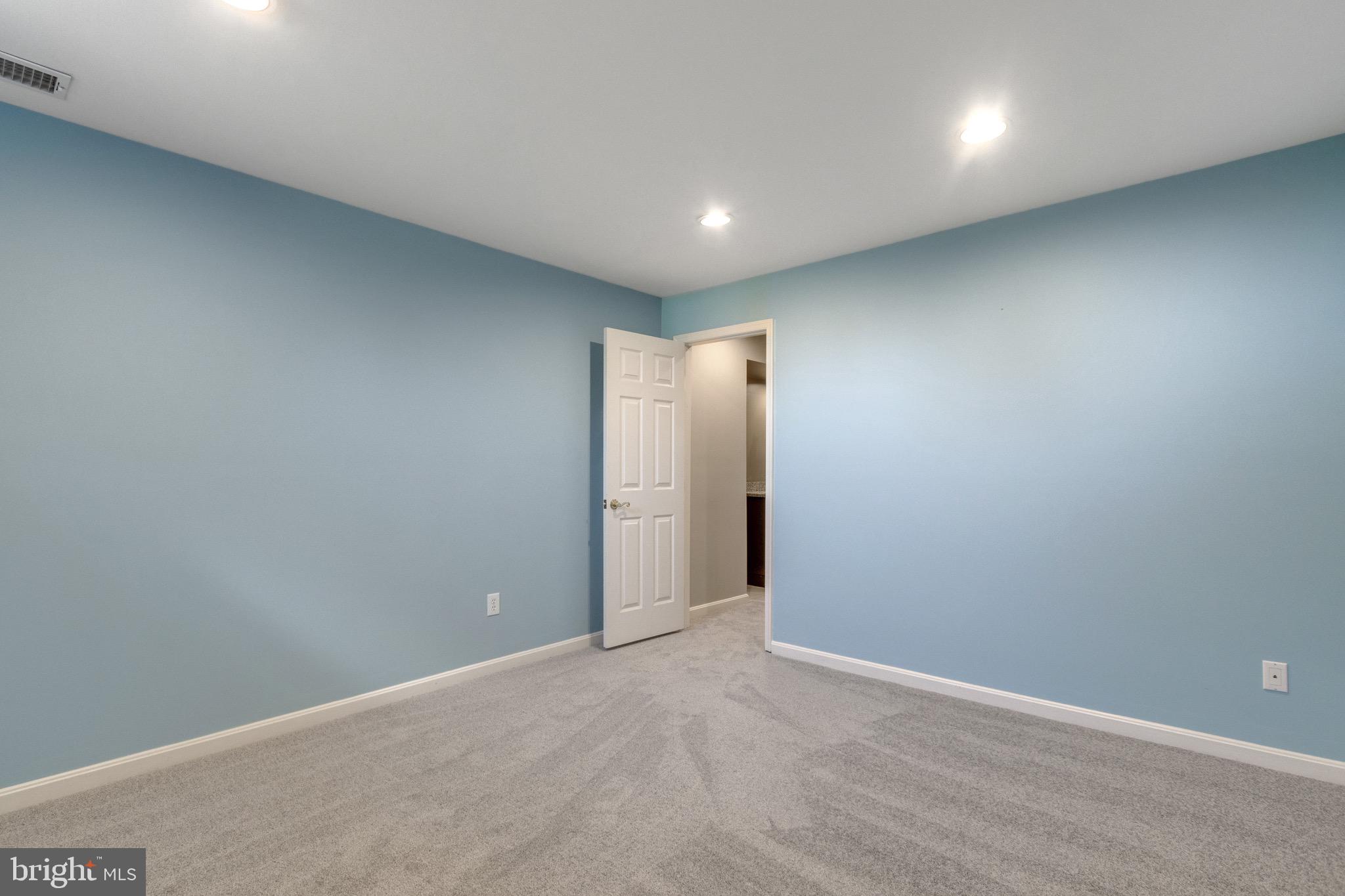 TARA OAKS - Residential