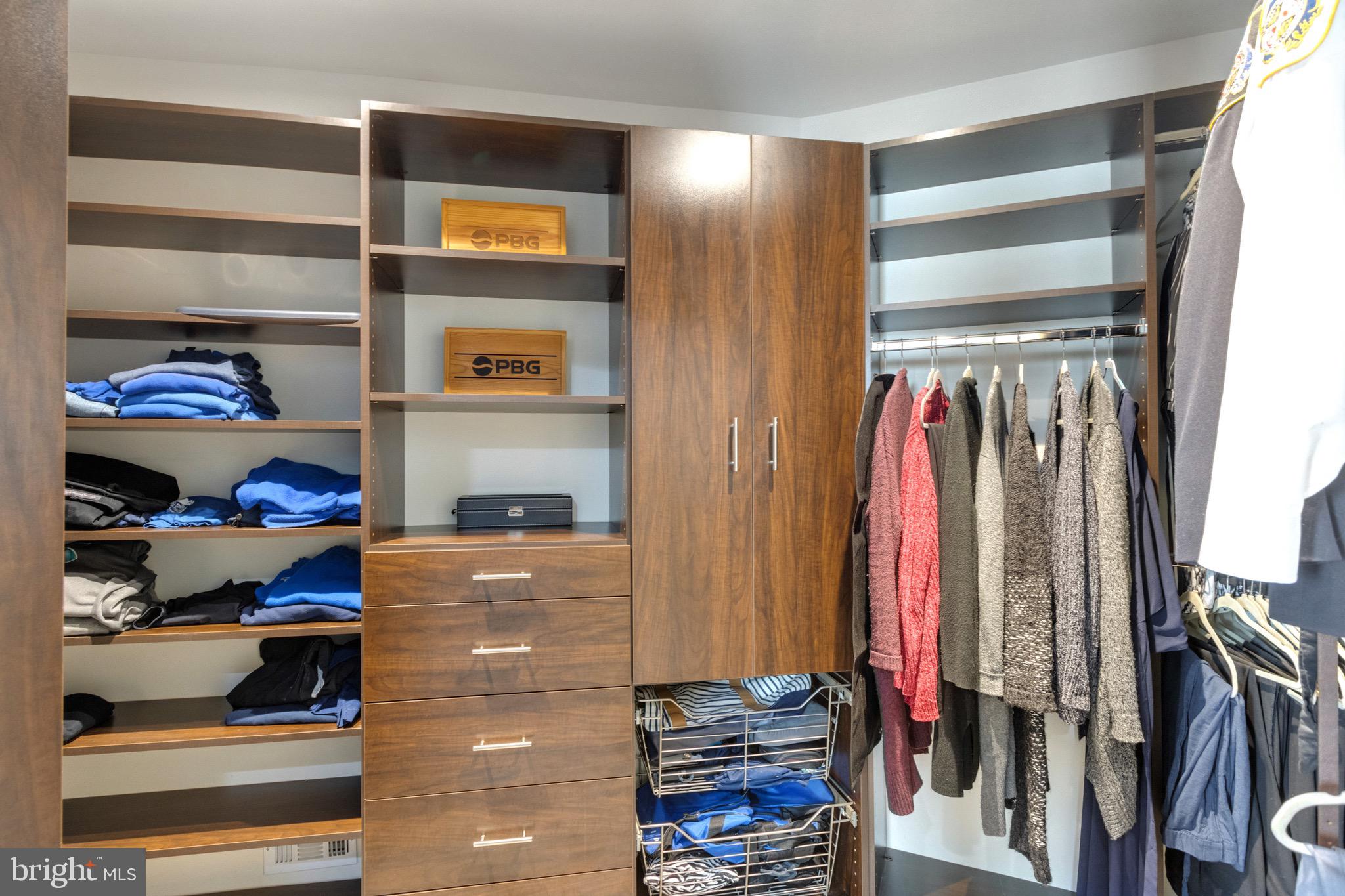 TARA OAKS - Residential