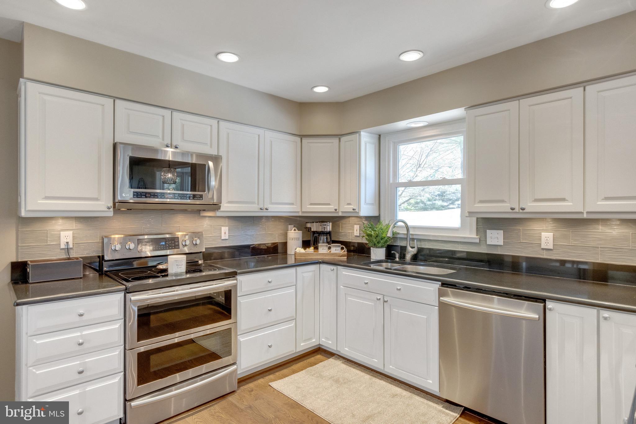 TARA OAKS - Residential