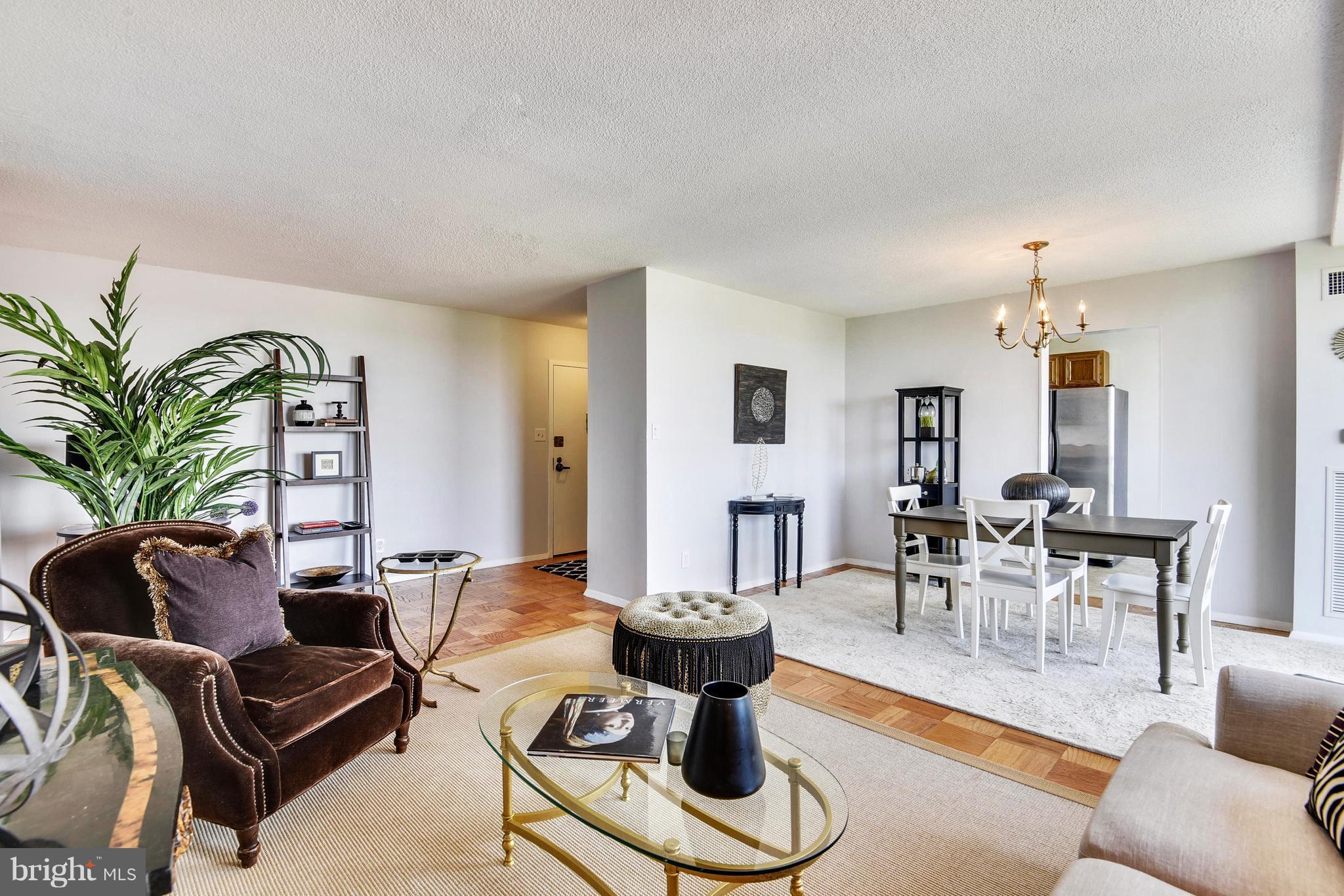 MARINA TOWERS - Residential