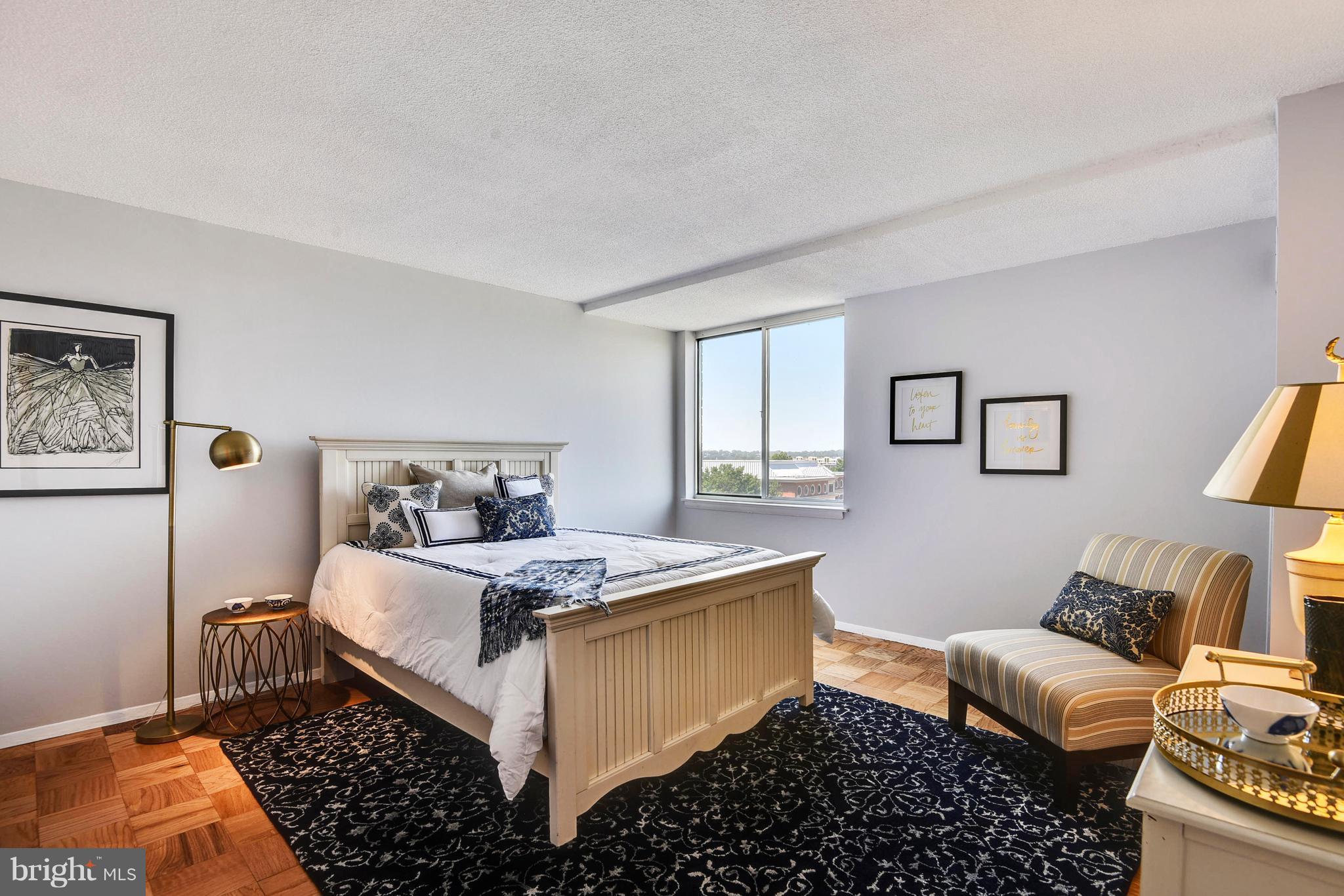 MARINA TOWERS - Residential