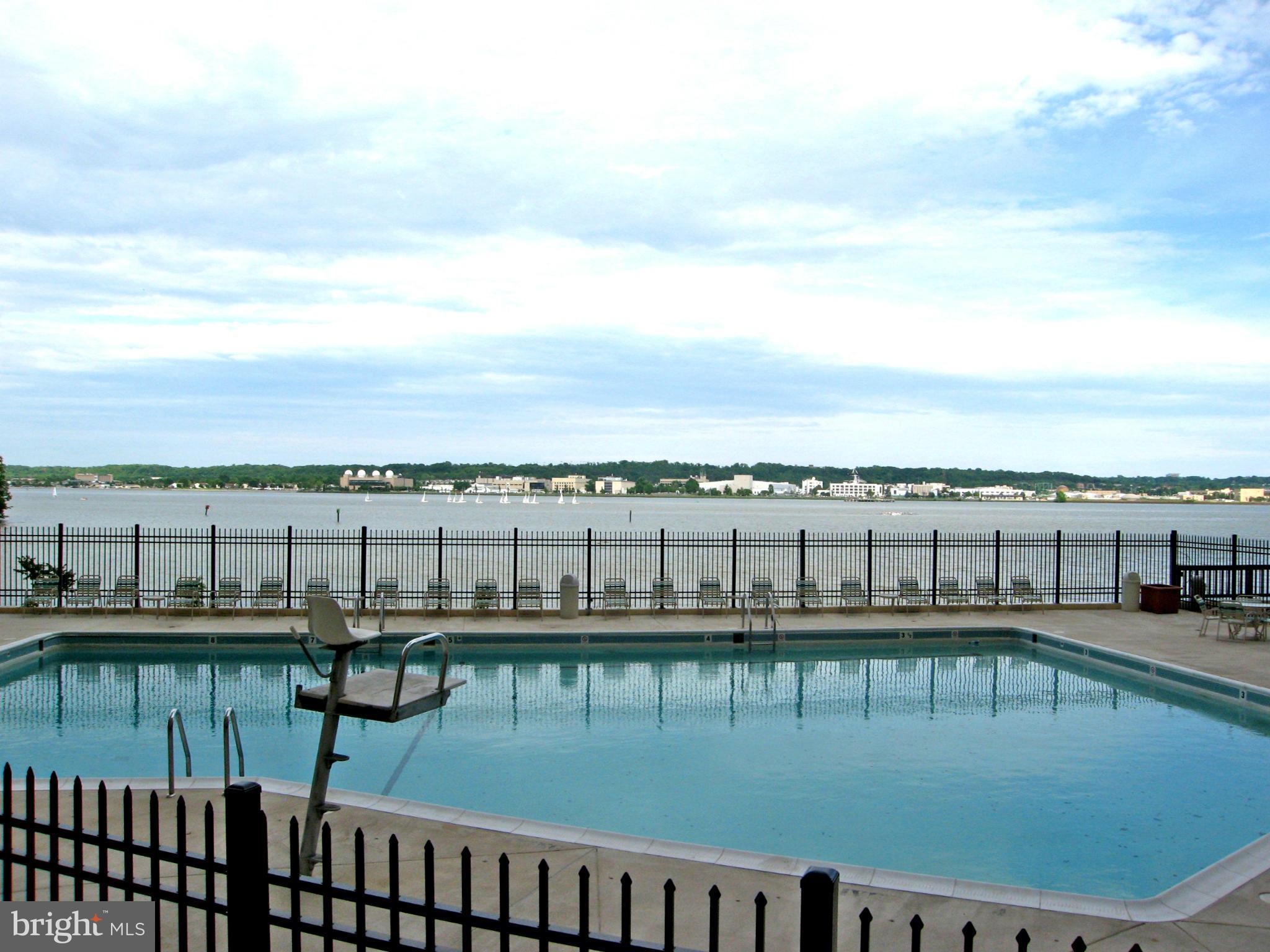 MARINA TOWERS - Residential