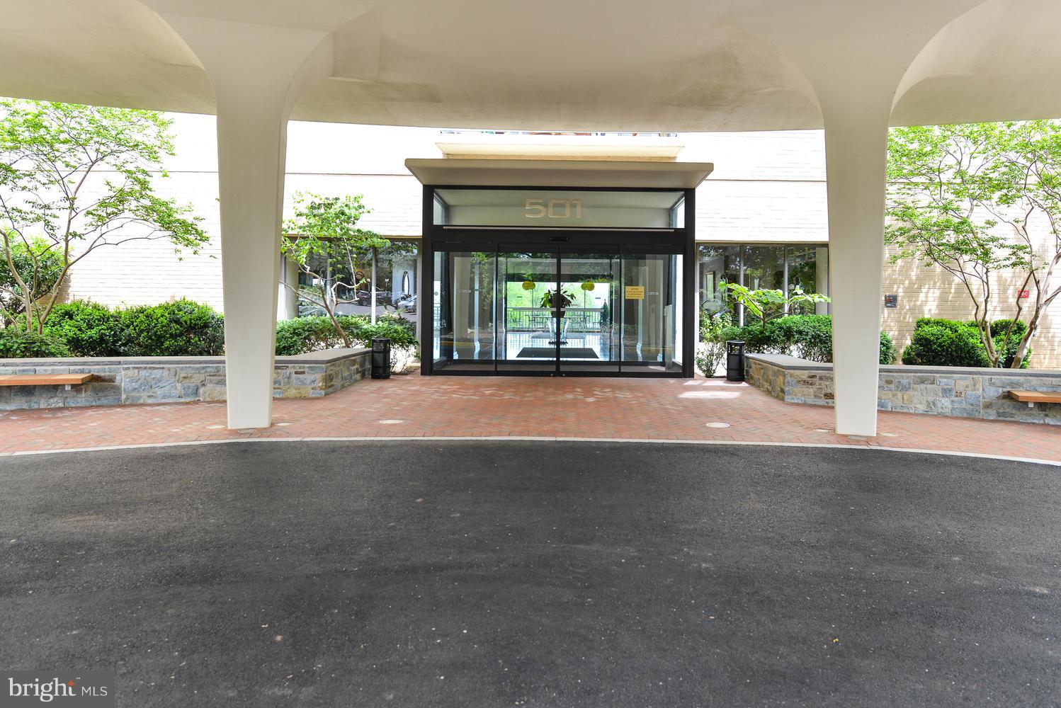 MARINA TOWERS - Residential