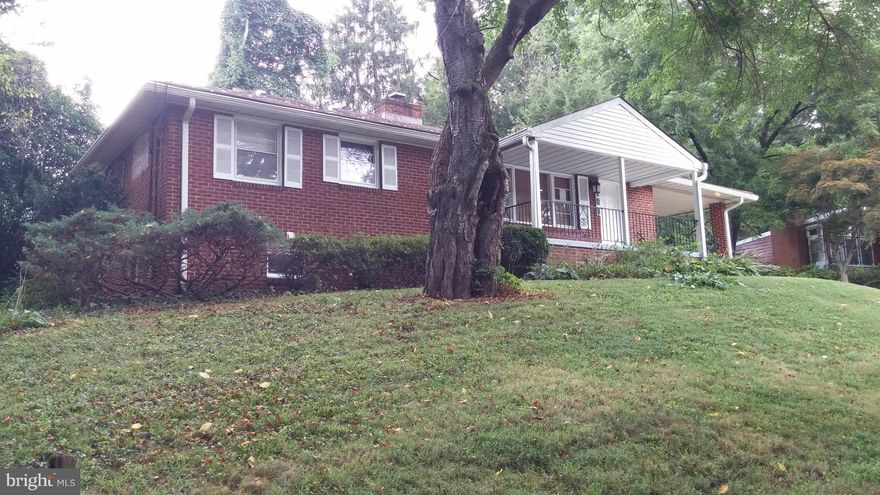 BIG REDUCTION-(30K) REMODELED-Rambler /Private cul-de-sac/Renov. Hardwood fl/New Carpets/ Ceramic/Marble/Gourmet kitchen W/granite-stainless steel appls/Gourmet Oven/Baths, Master BD,Recessed lighs,Finished bsemt W/1RM +Lge Rms space & Living Rm, rear & side entrance,Laundry, New-A/C/Heat pump/Plumber/Electric, 2FP, Dway 2+ cars, Close 2 DC/3Blocks F/ MStation/2.5ML F/Beltway. Lge lot, NEGOTIABLE.