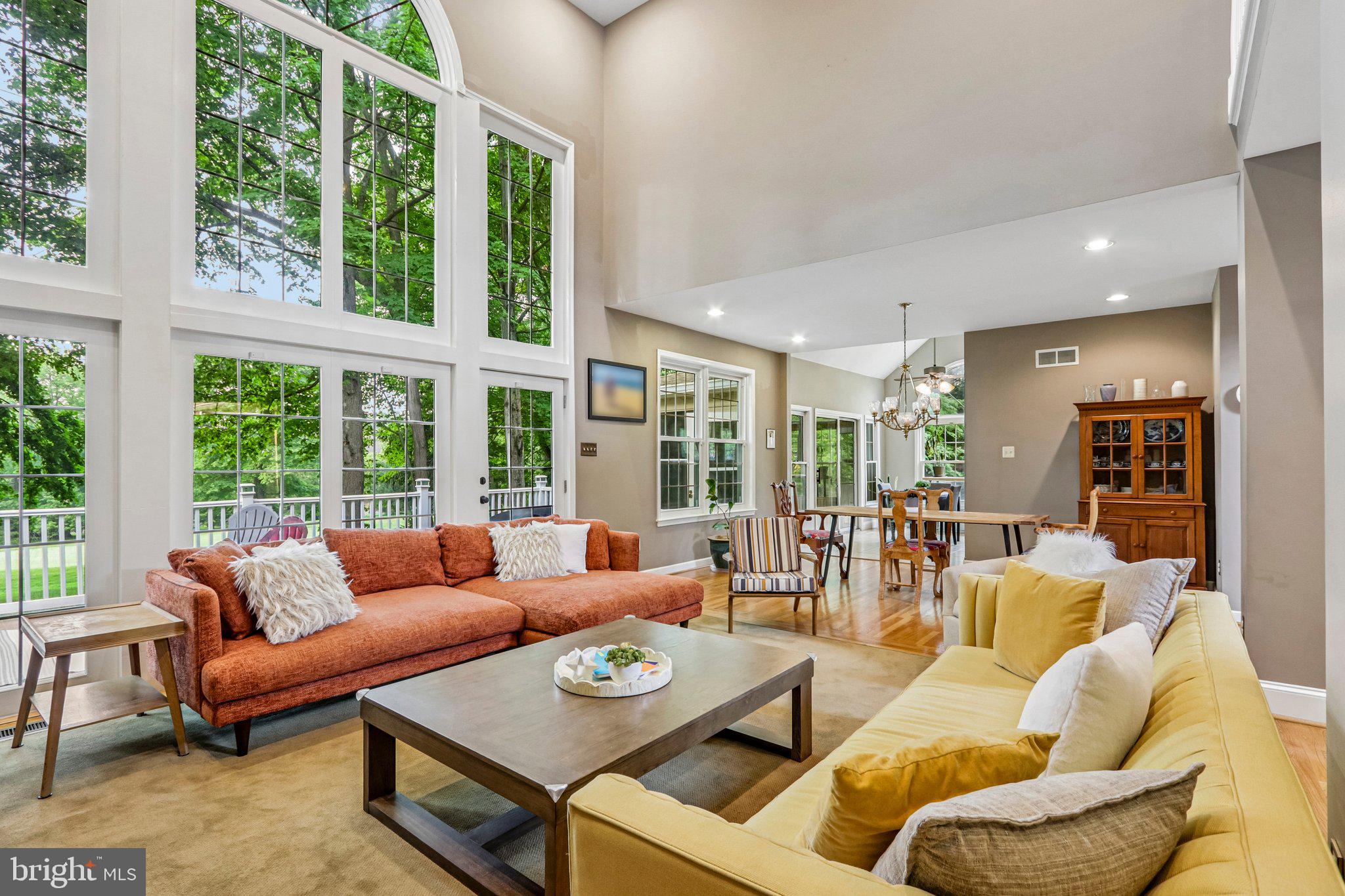 1044 GLENDEVON DRIVE