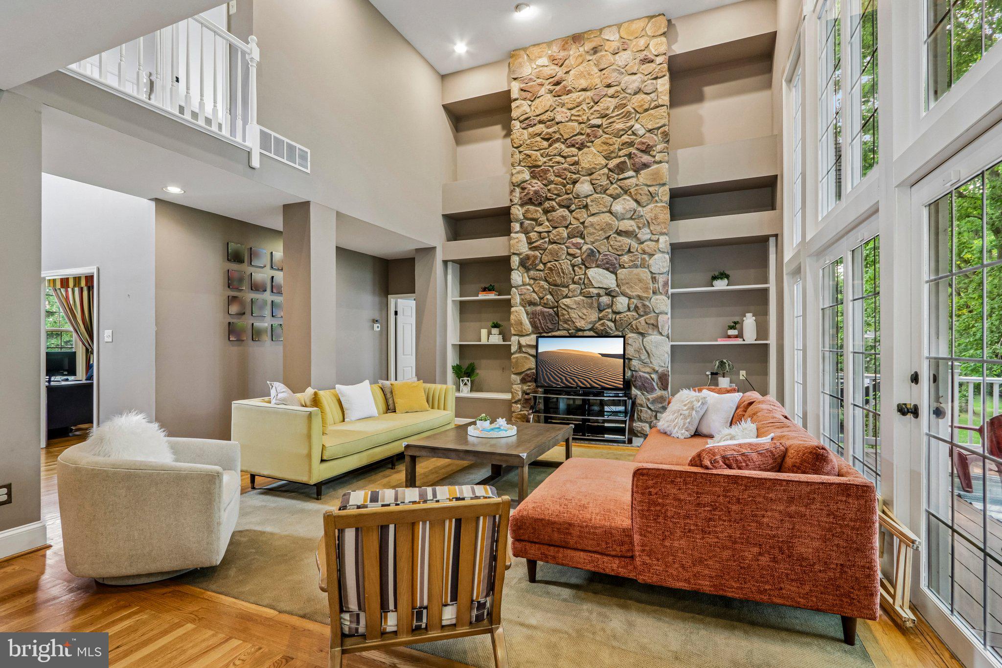 1044 GLENDEVON DRIVE