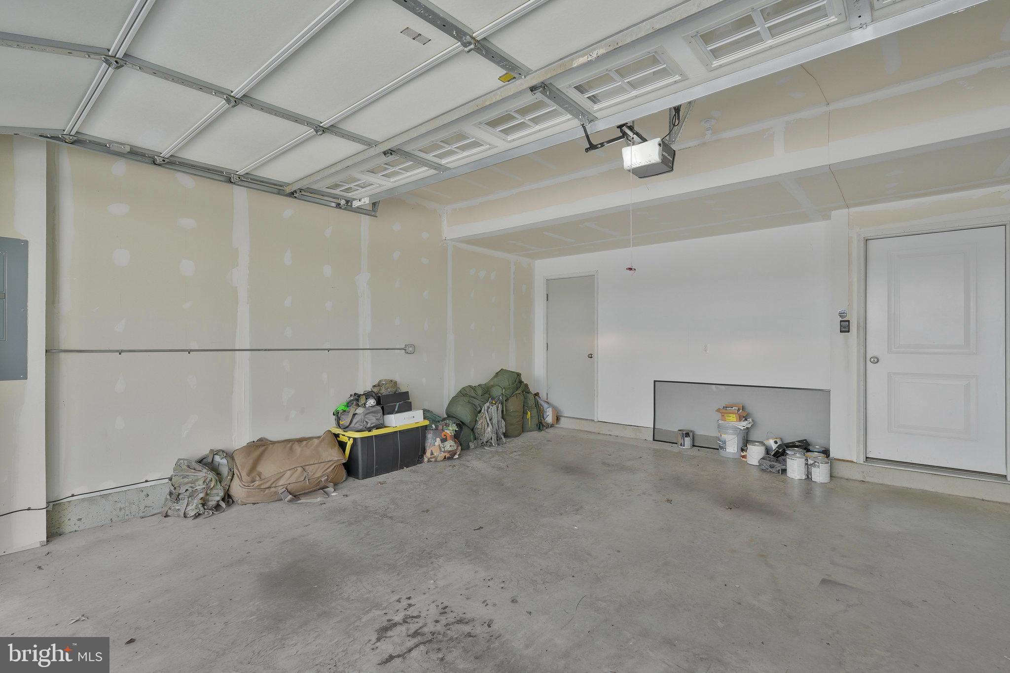 STEEPLECHASE - Residential Lease