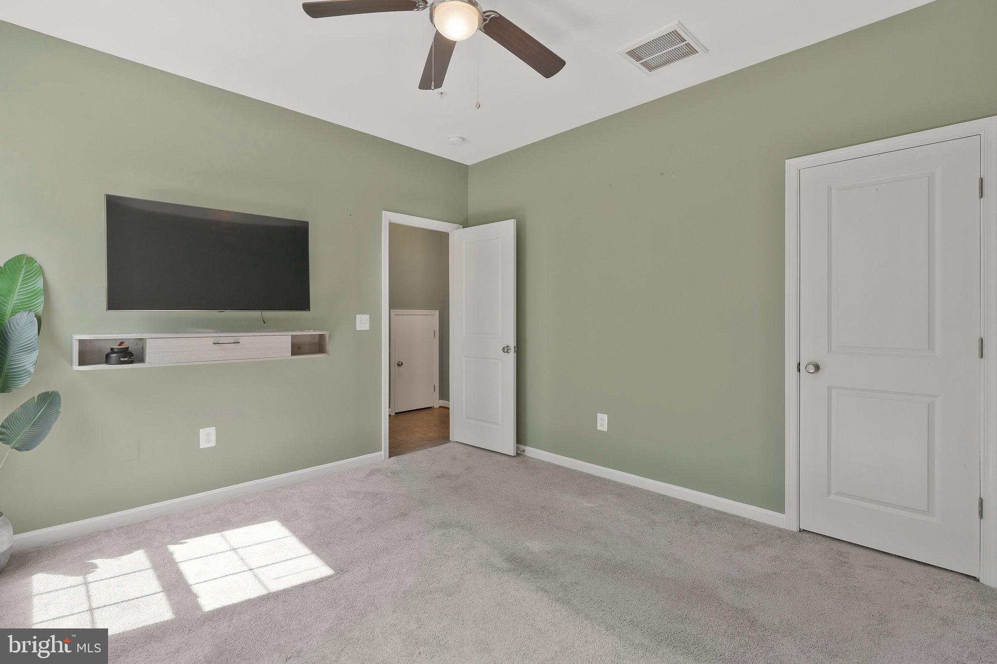 STEEPLECHASE - Residential Lease