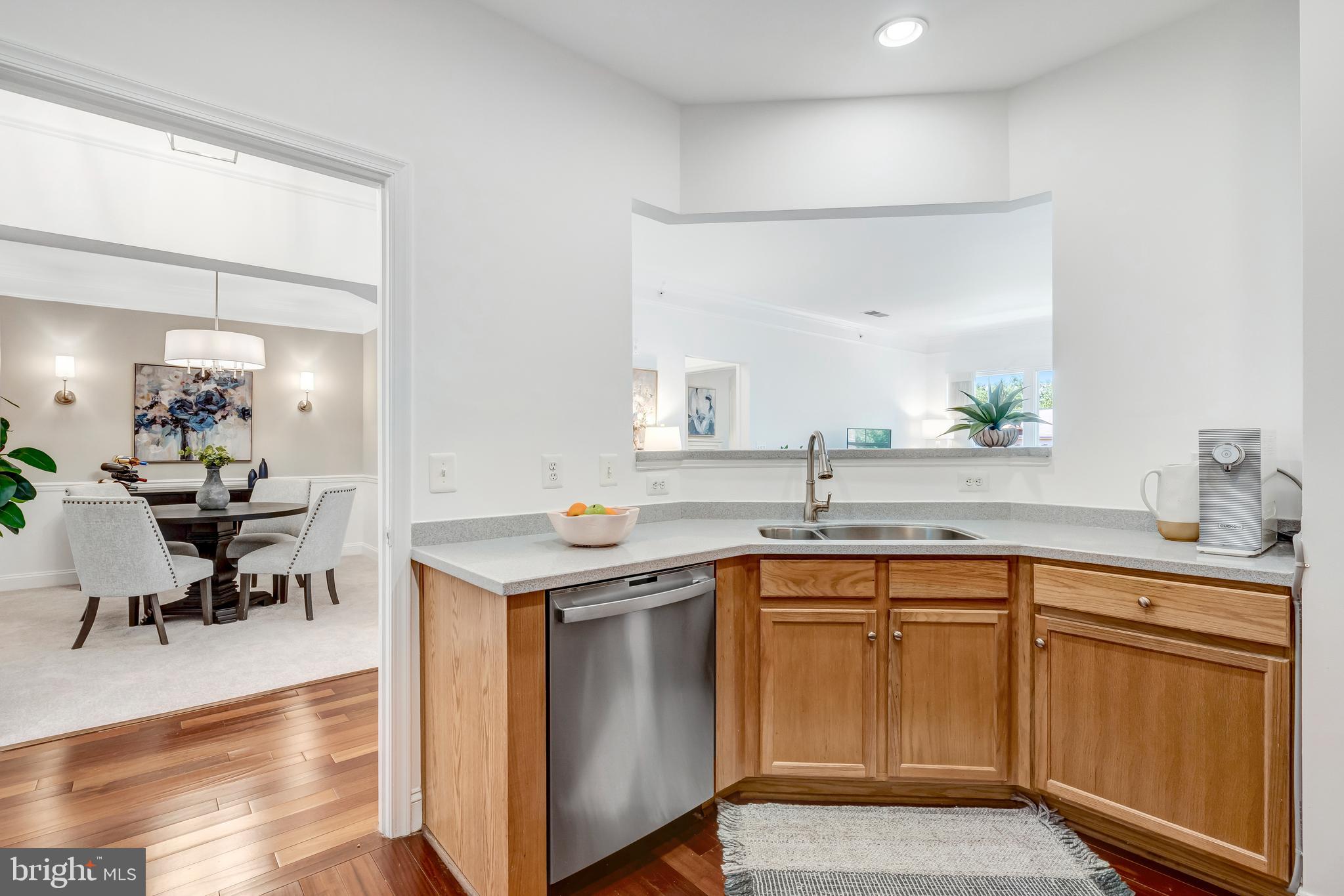 2901 SAINTSBURY PLAZA 404