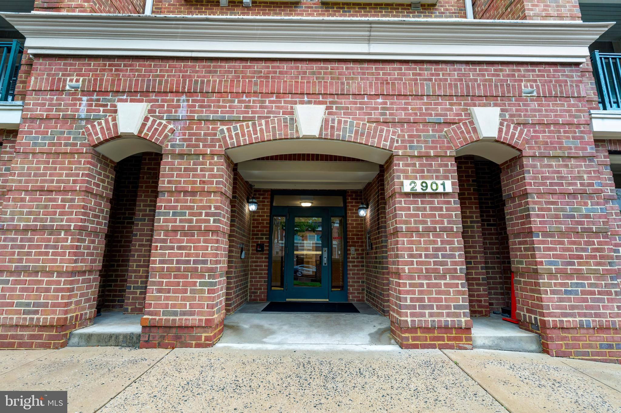 2901 SAINTSBURY PLAZA 404