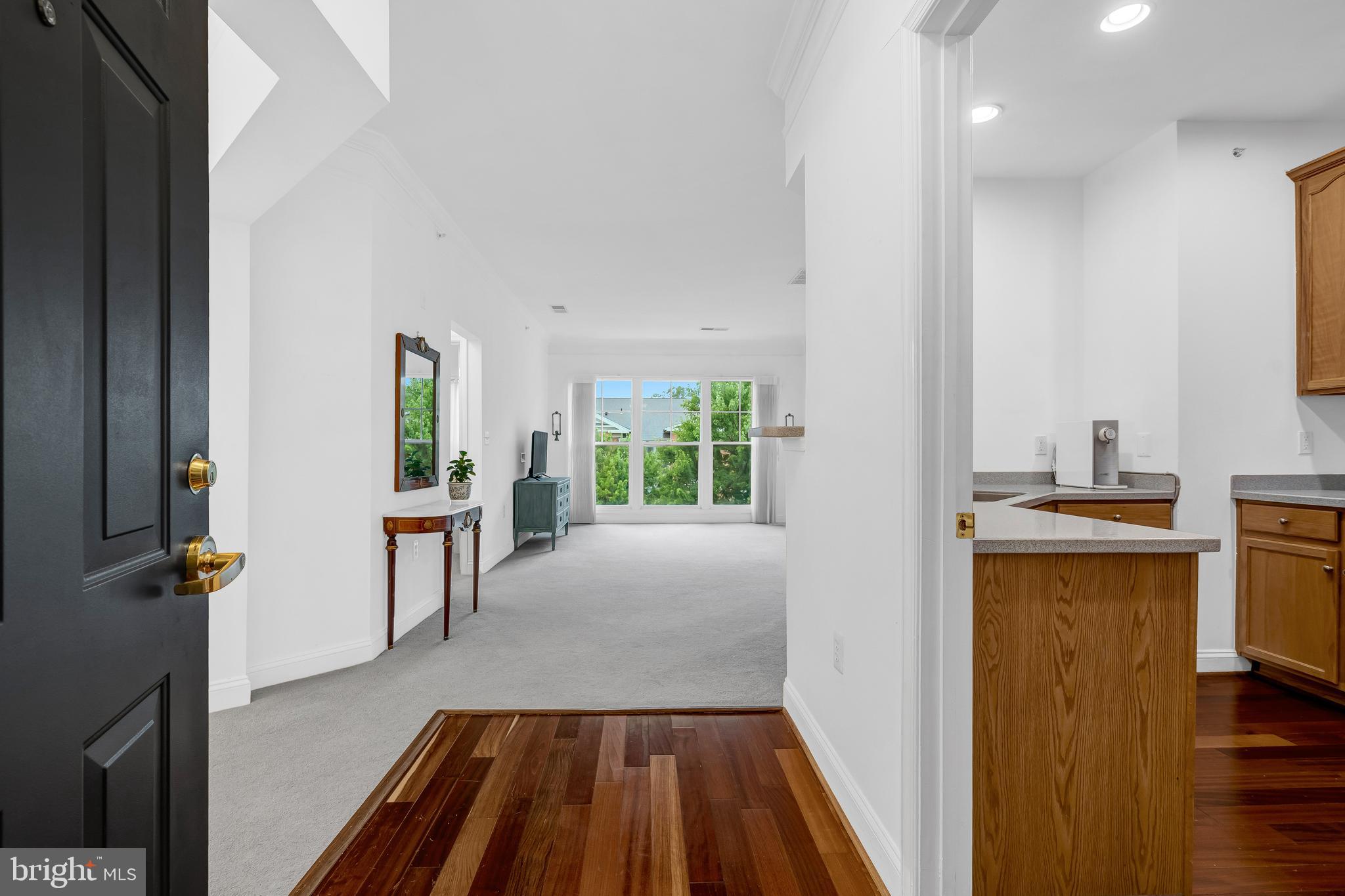 2901 SAINTSBURY PLAZA 404