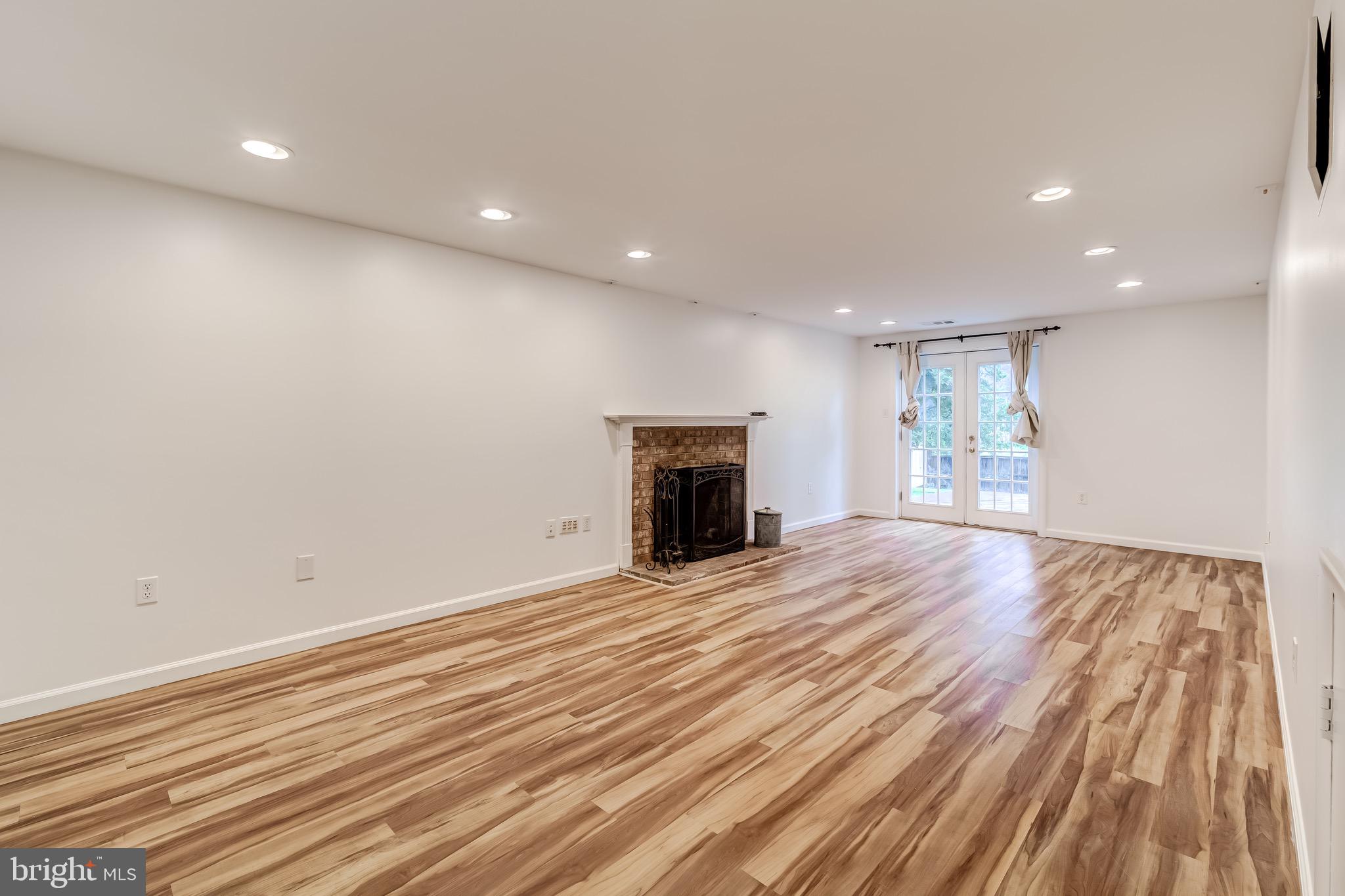 LAKE RIDGE - Residential