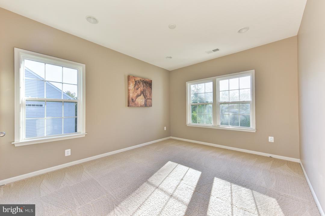 THE REGENTS AT LAKE MANASSAS - Residential