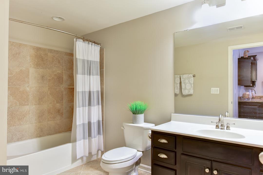 THE REGENTS AT LAKE MANASSAS - Residential