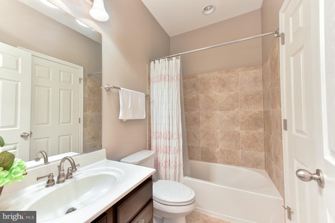 THE REGENTS AT LAKE MANASSAS - Residential