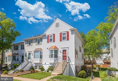 4038 Spring Run Court Unit 7A, Chantilly, VA MLS: VAFX2236936