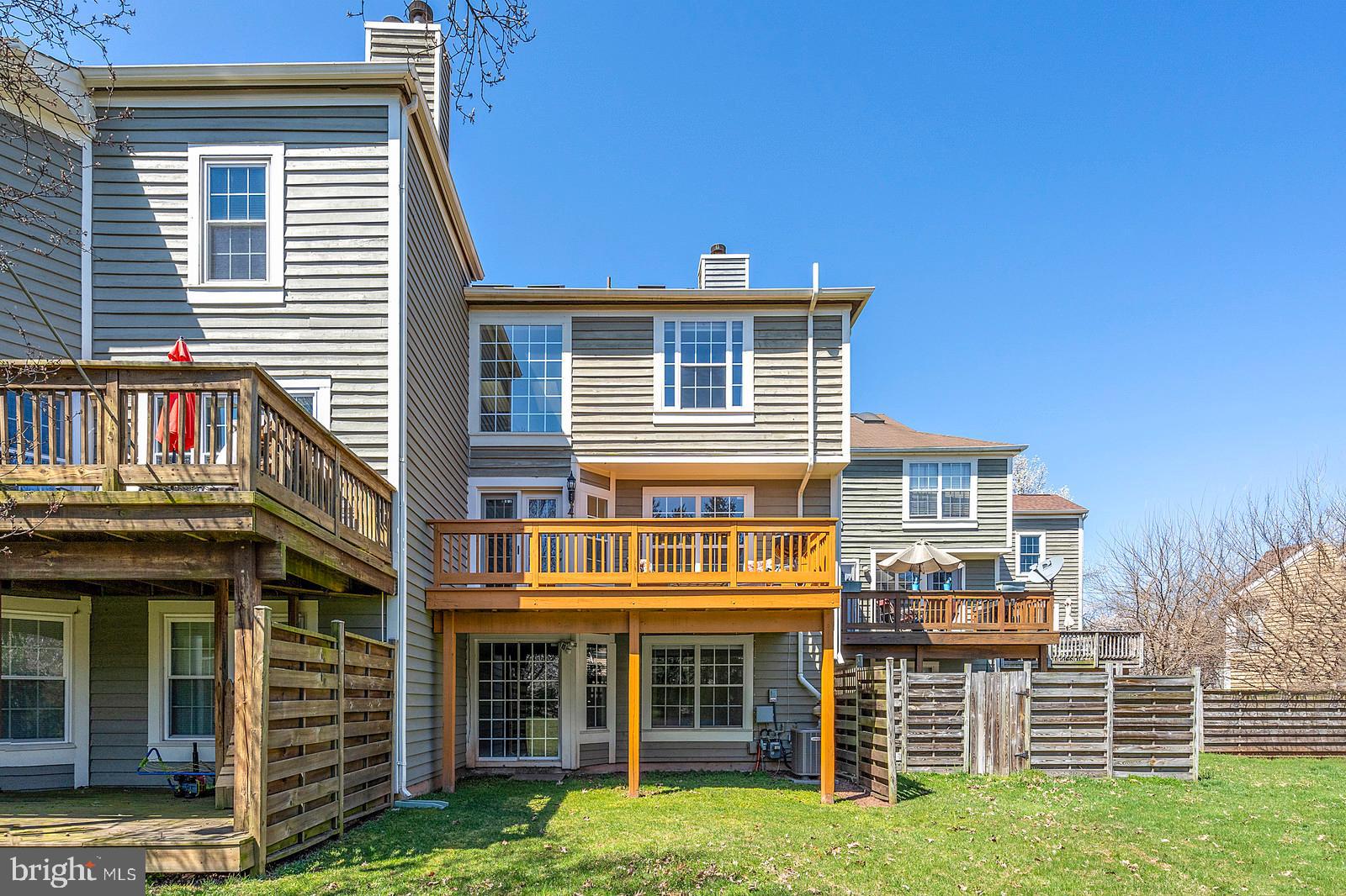 ASHBURN FARM - Residential