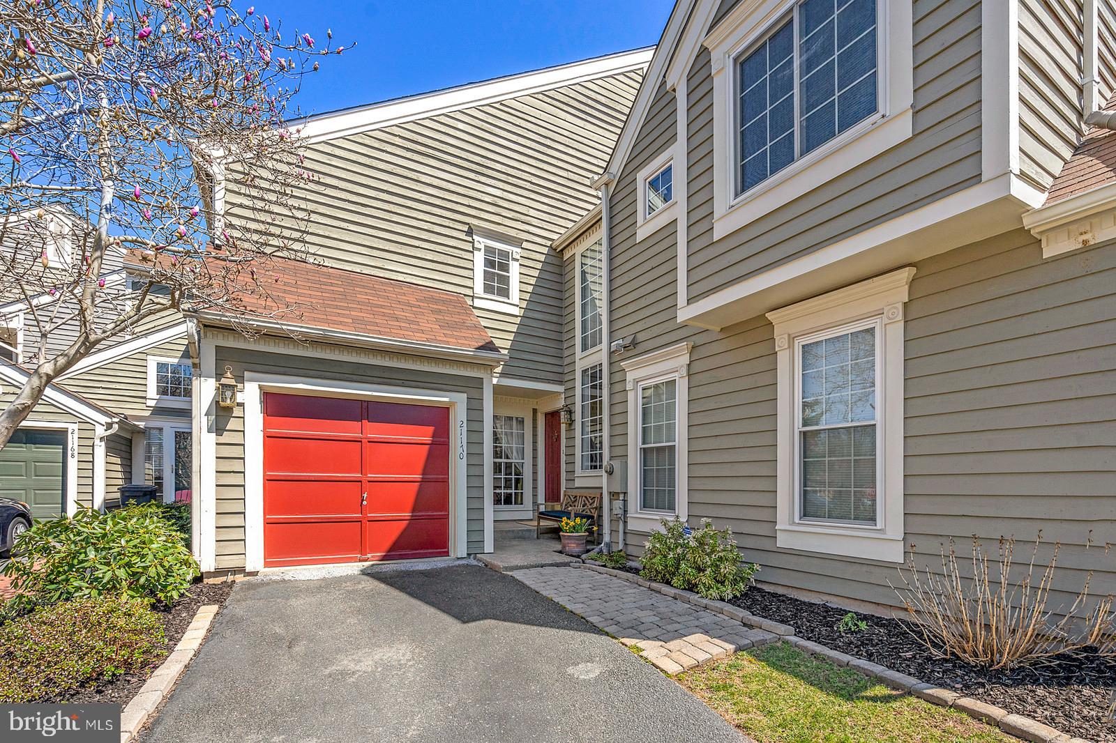 ASHBURN FARM - Residential