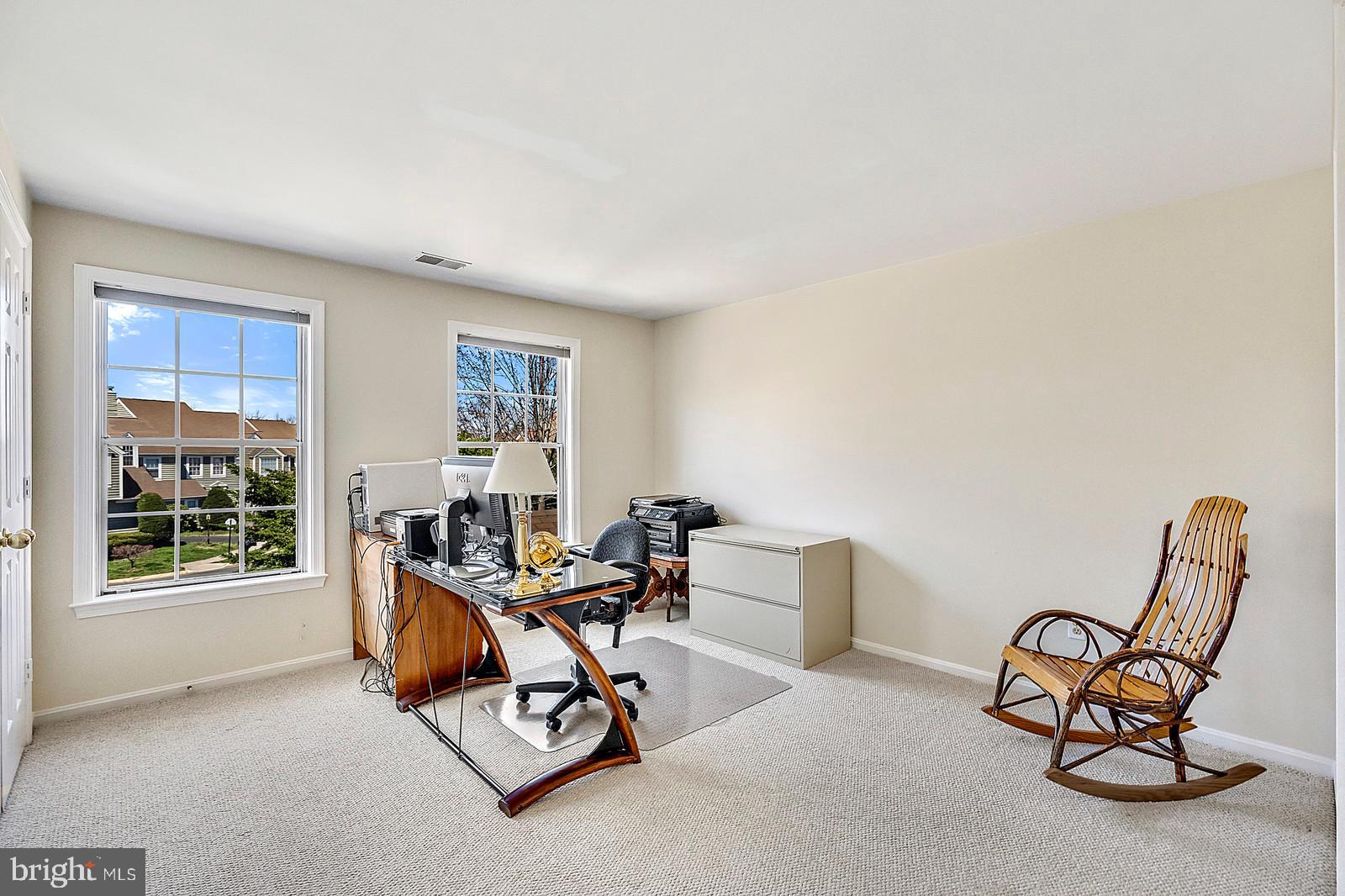 ASHBURN FARM - Residential