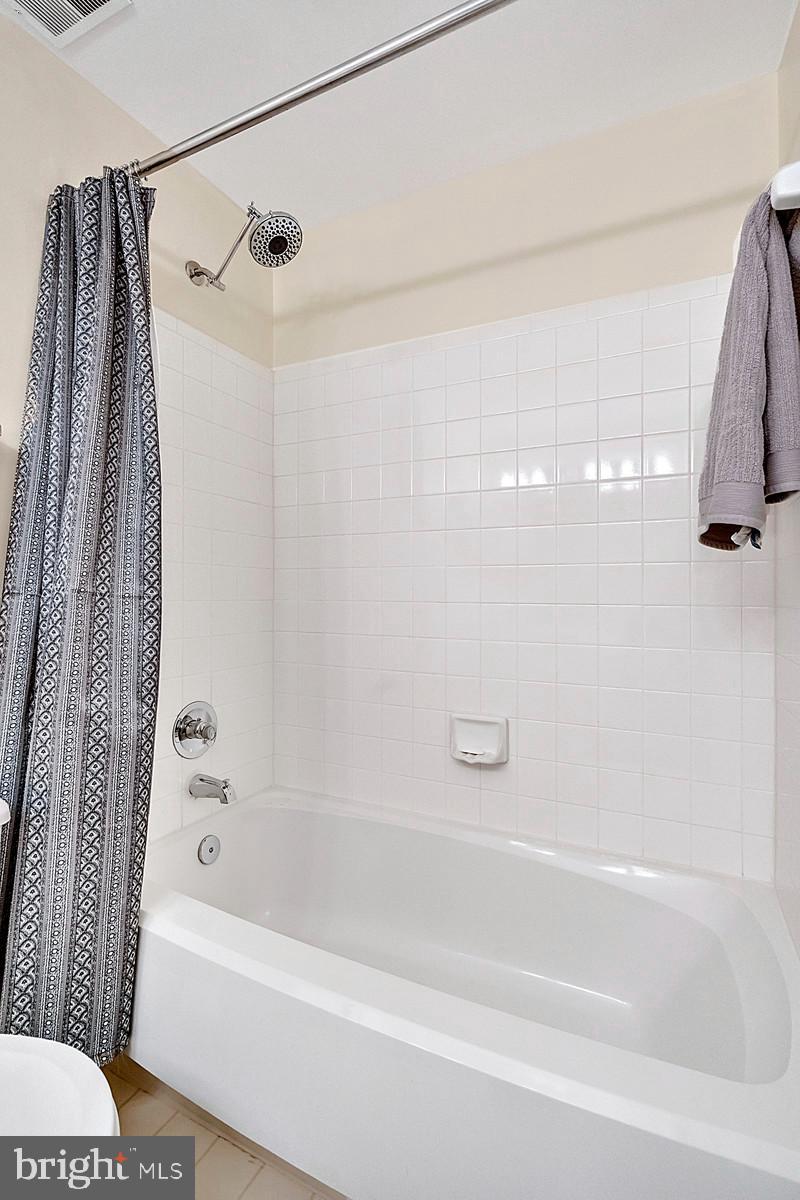 ASHBURN FARM - Residential