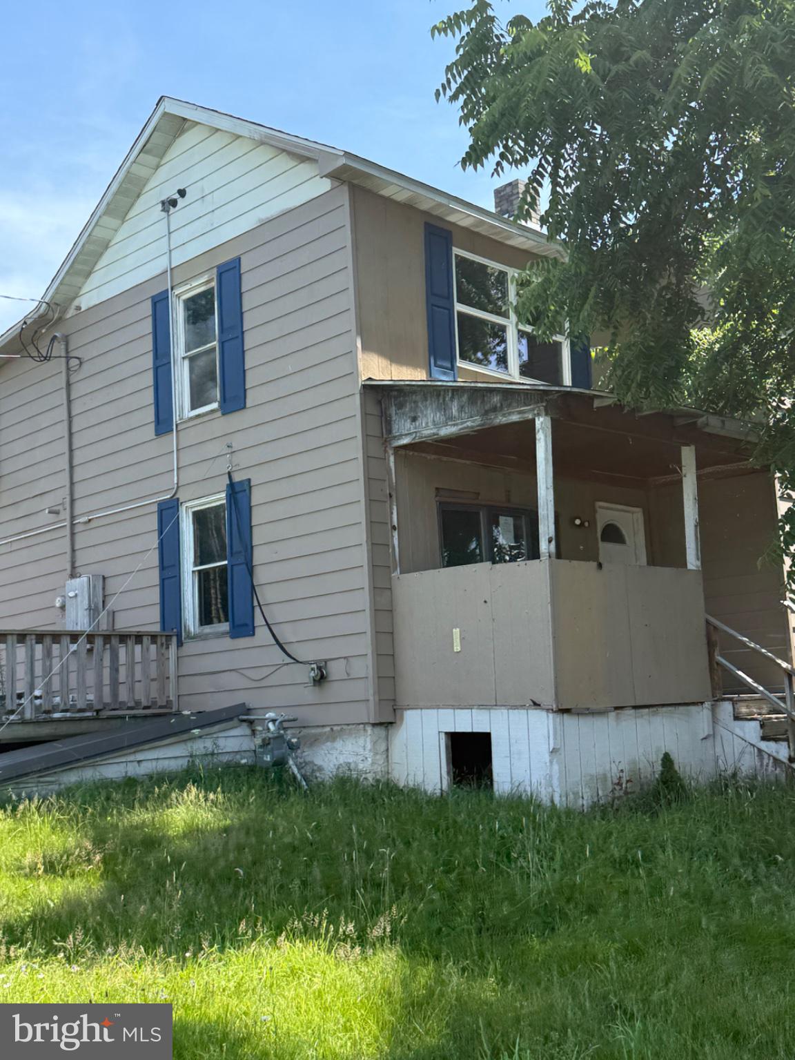 102 ROANOKE AVENUE