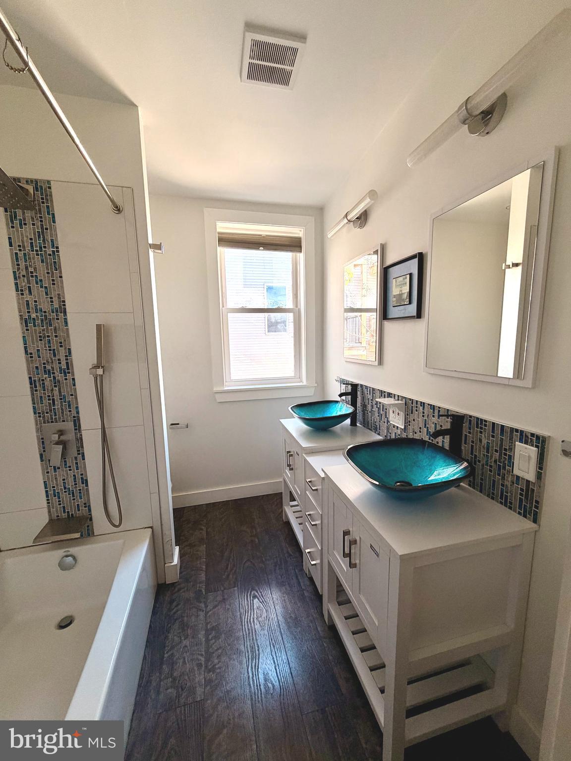 WEST KENSINGTON - Residential