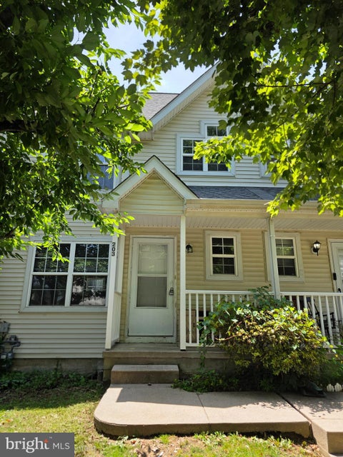 Townhouse For Sale - 203 River Court<br/> Burlington County, FIELDSBORO, NJ 08505