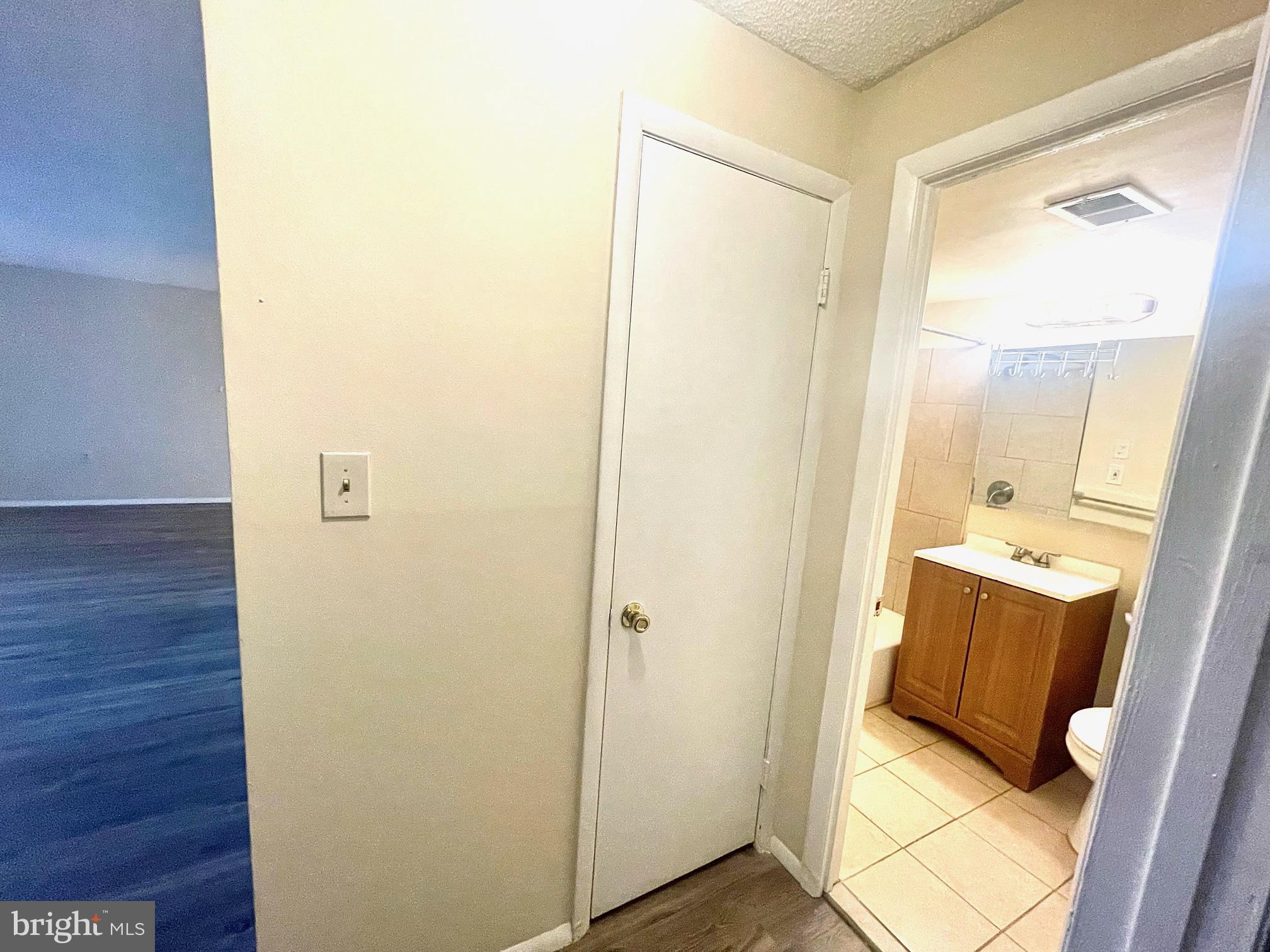 SWANN HILL CONDOMINIUMS - Residential