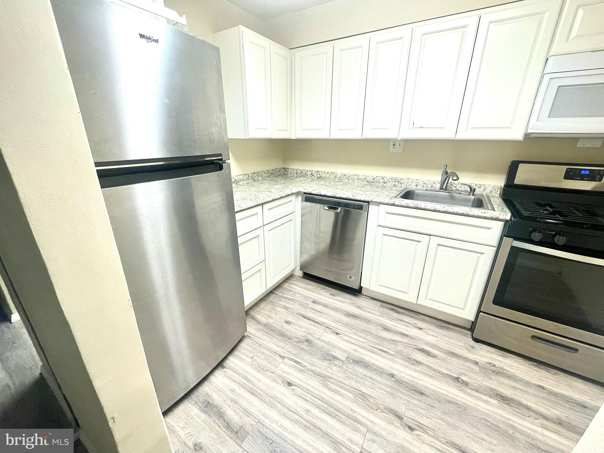 SWANN HILL CONDOMINIUMS - Residential