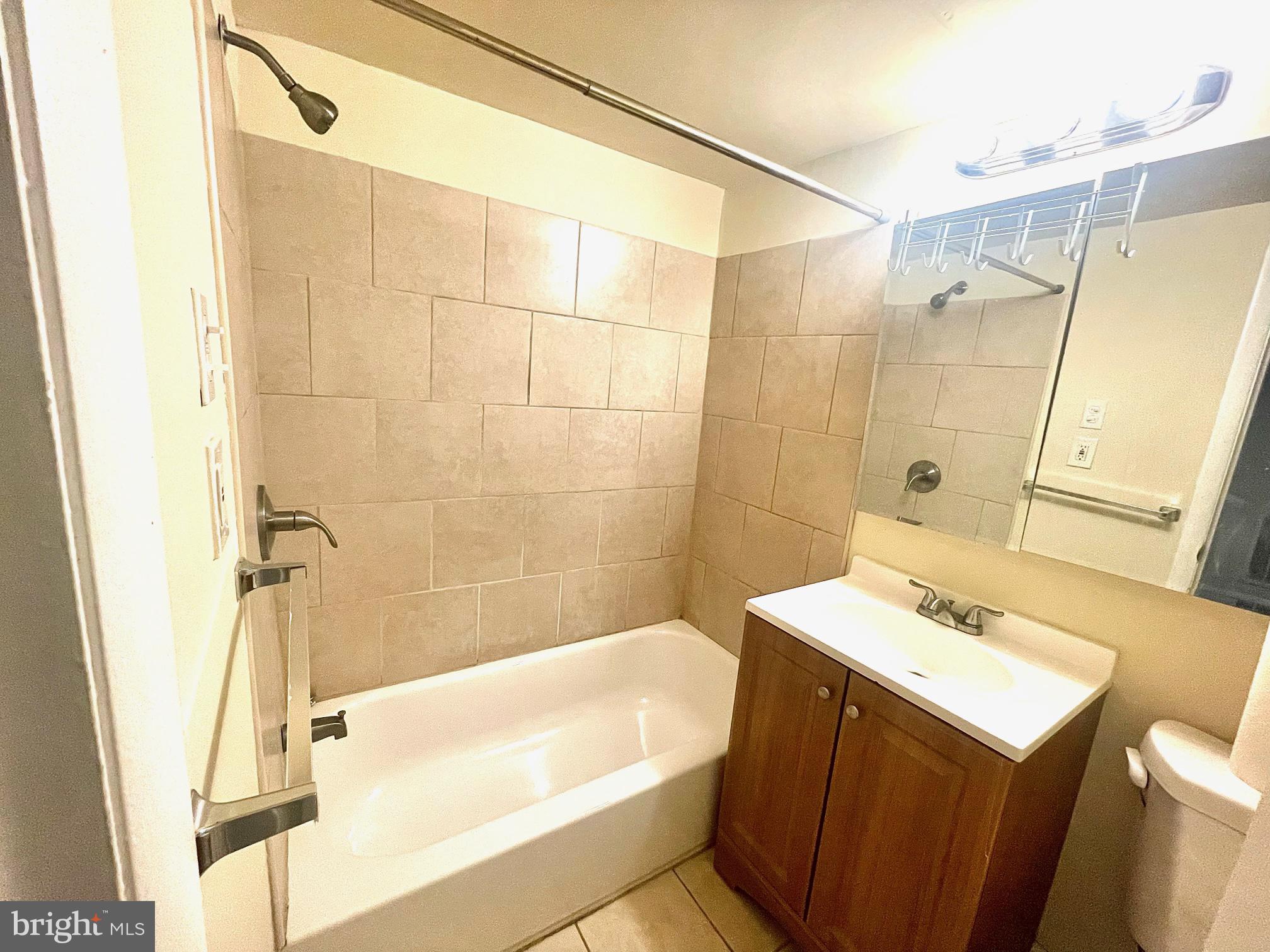 SWANN HILL CONDOMINIUMS - Residential