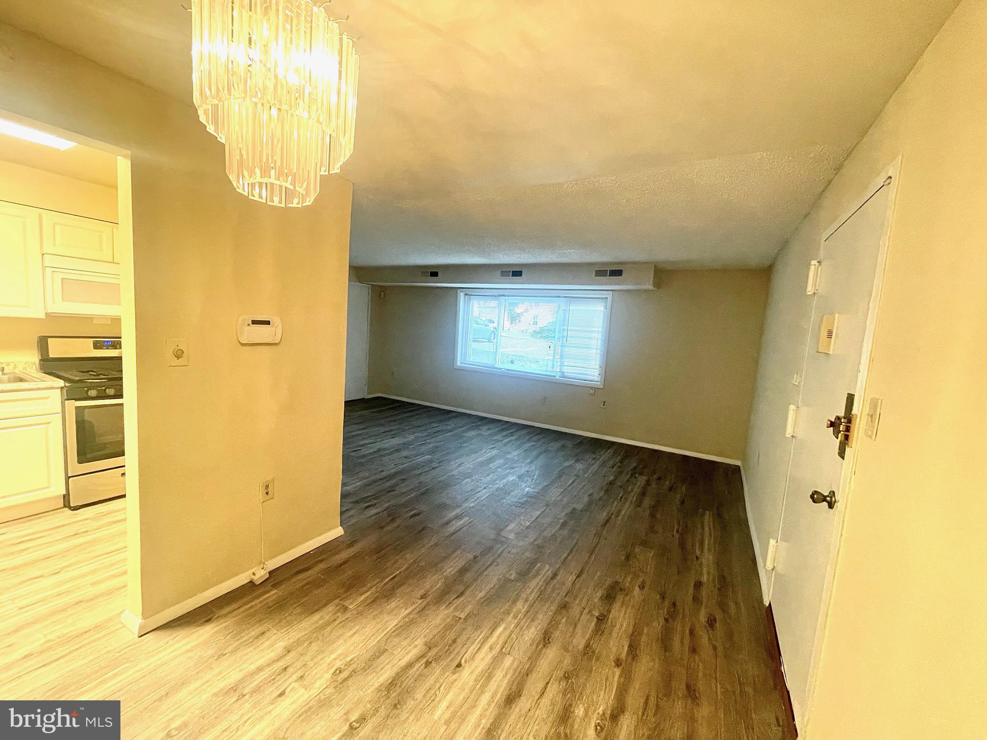 SWANN HILL CONDOMINIUMS - Residential