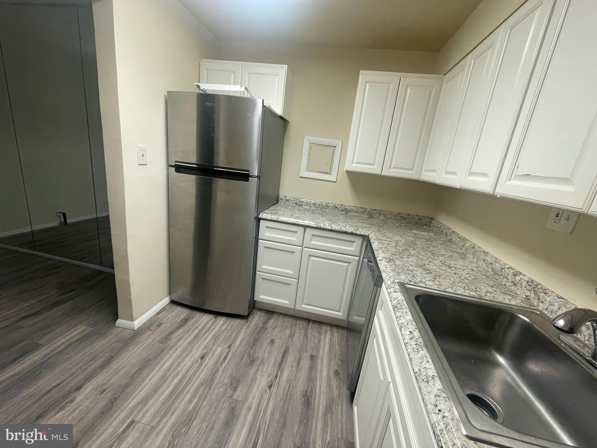 SWANN HILL CONDOMINIUMS - Residential