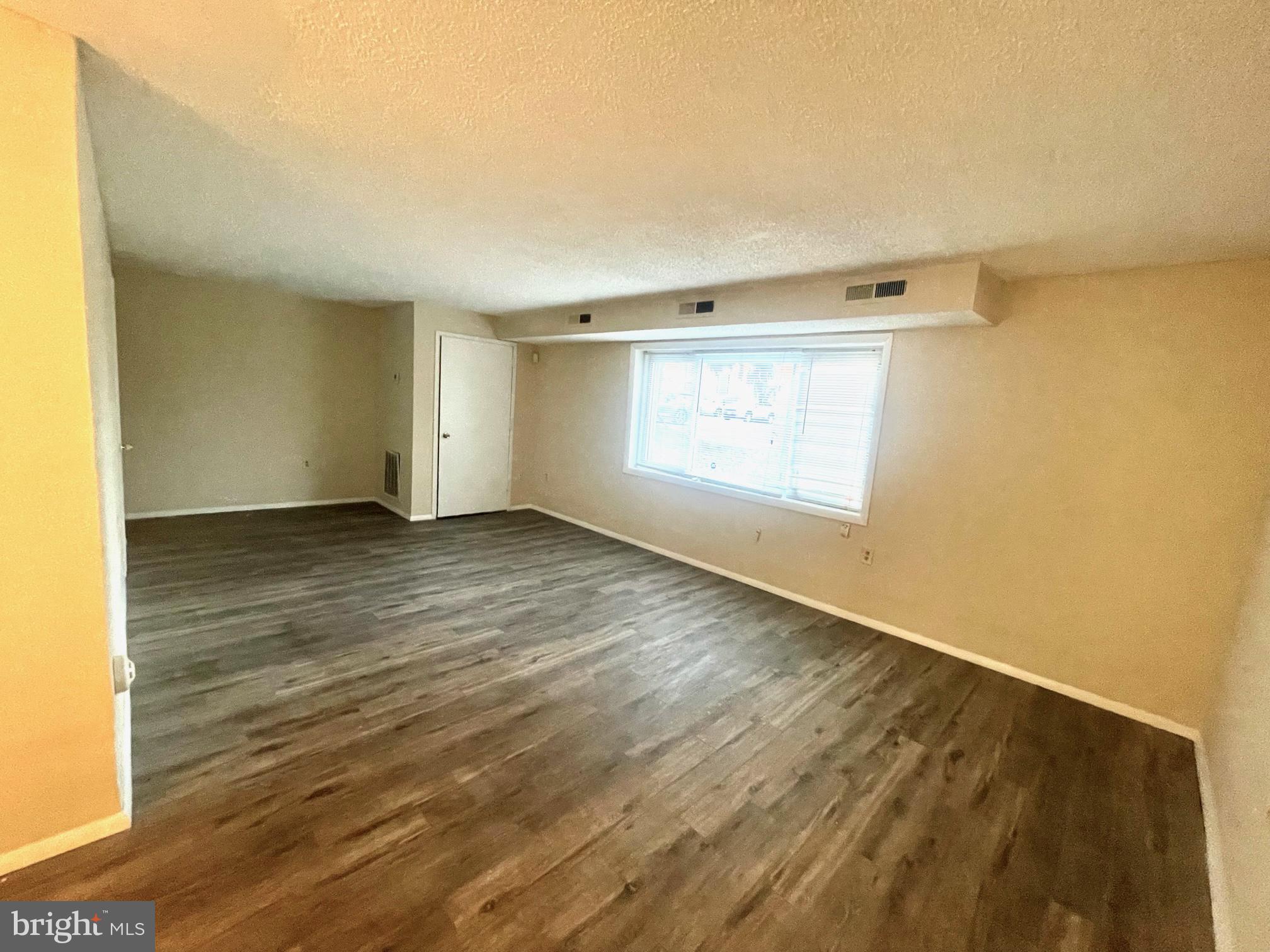 SWANN HILL CONDOMINIUMS - Residential